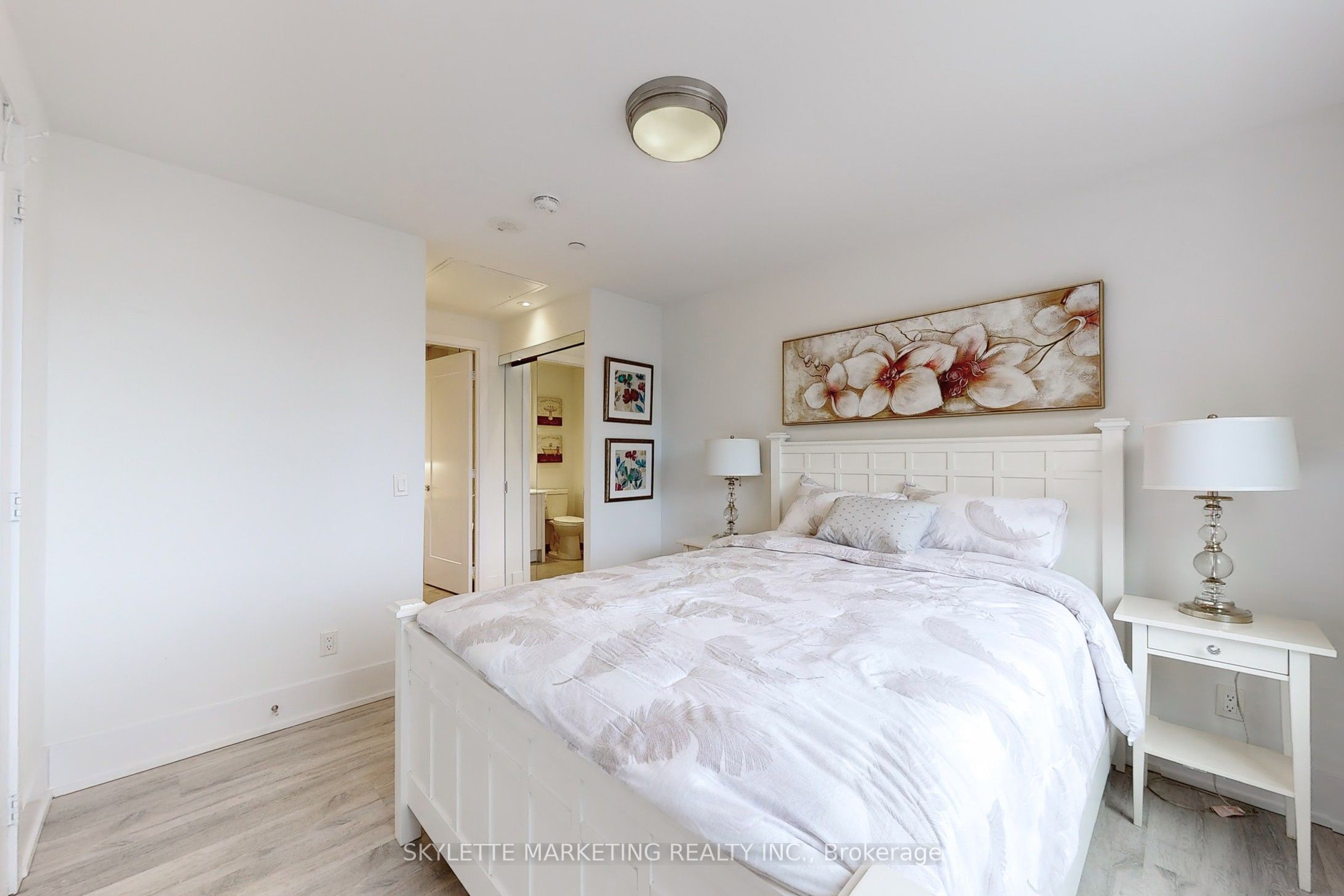 #902 - 15 Merchants' Wharf Property Photo 28