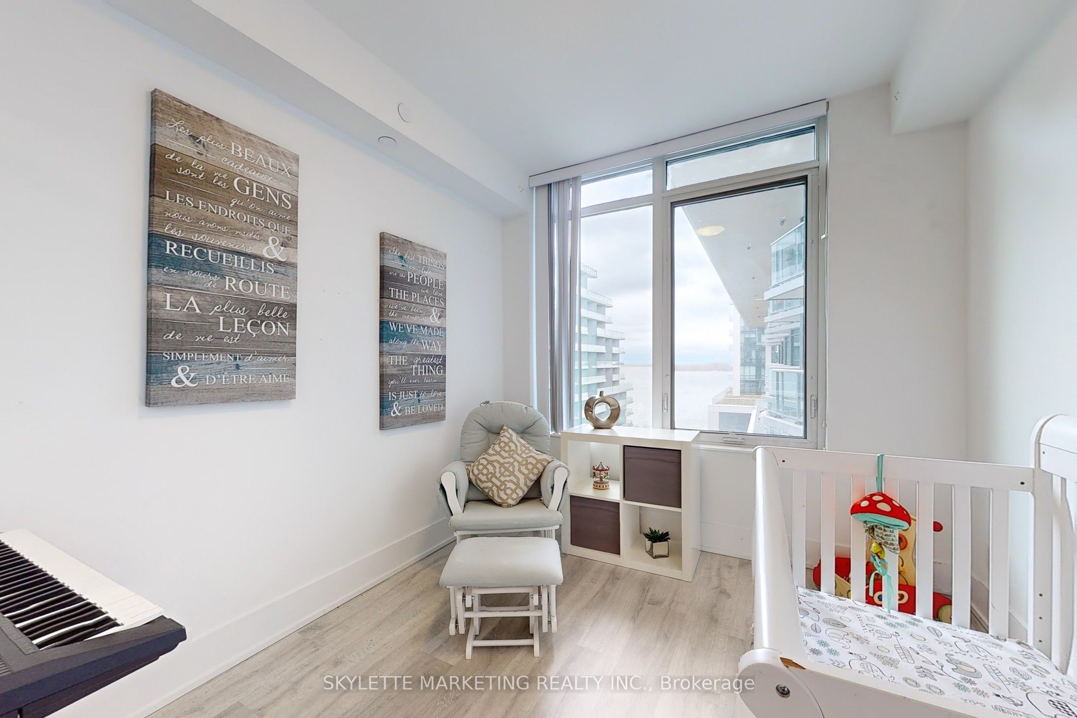 #902 - 15 Merchants' Wharf Property Photo 30