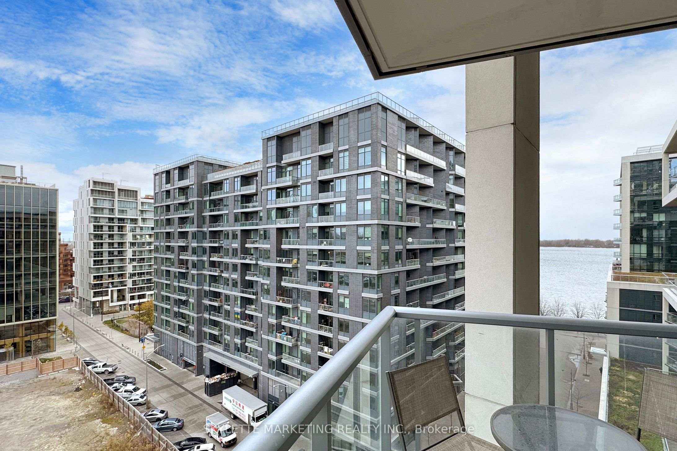#902 - 15 Merchants' Wharf Property Photo 35