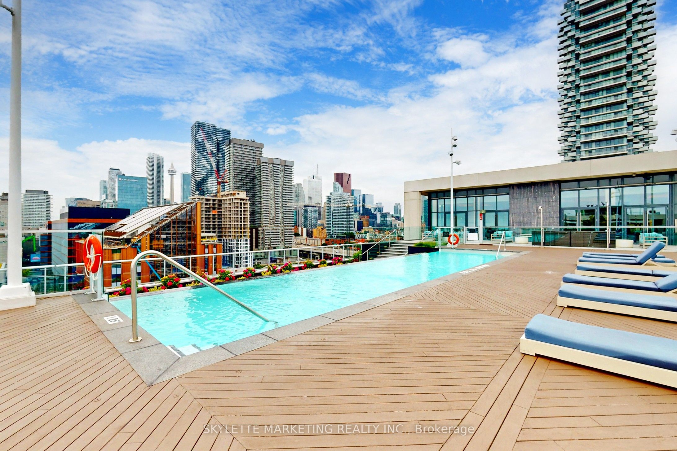 #902 - 15 Merchants' Wharf Property Photo 38