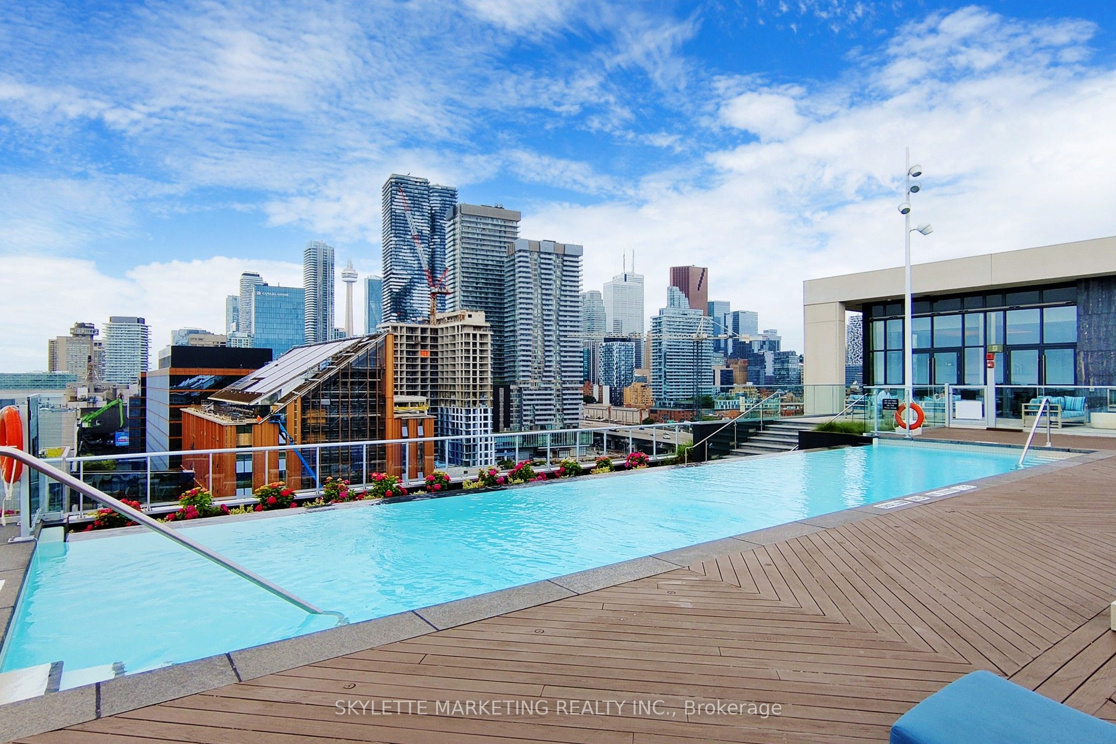 #902 - 15 Merchants' Wharf Property Photo 39