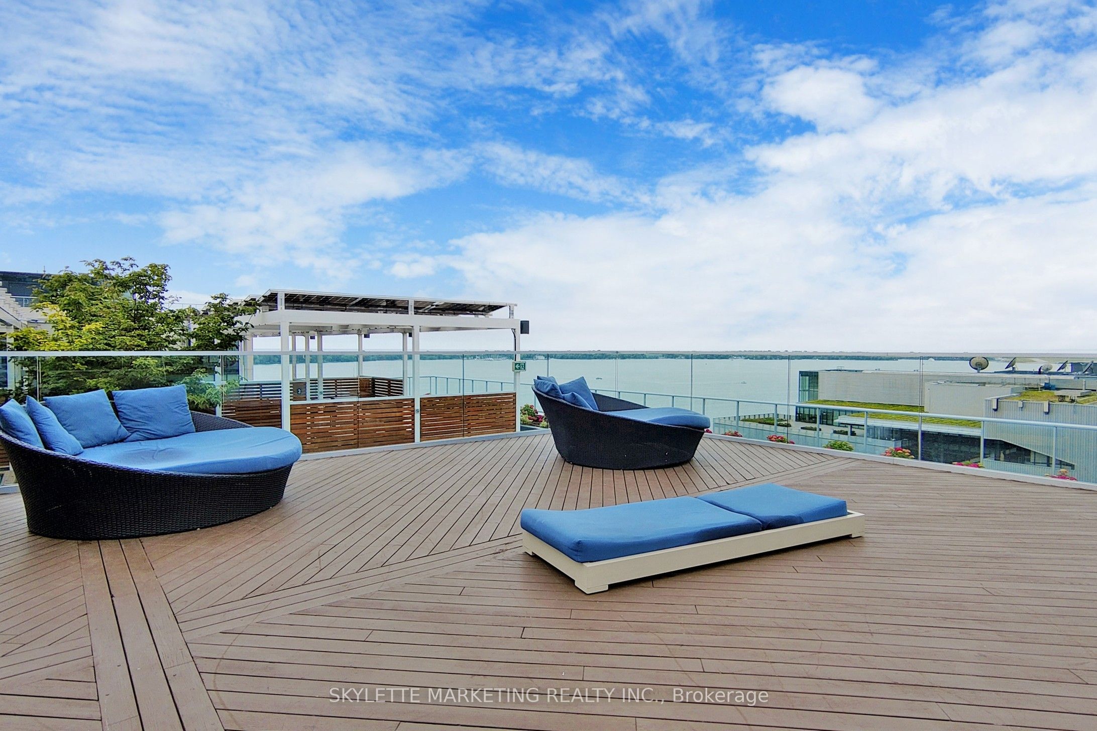 #902 - 15 Merchants' Wharf Property Photo 40