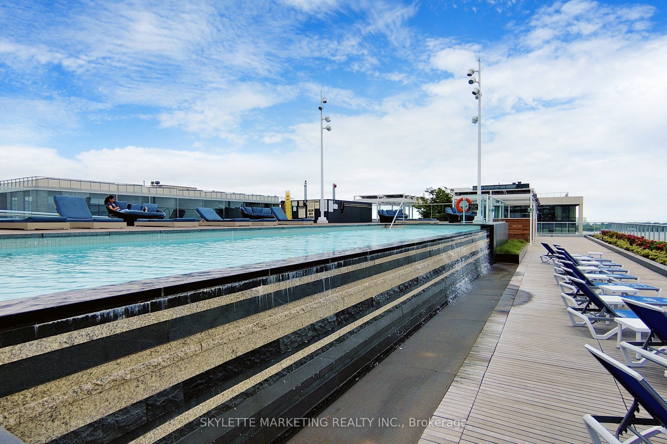 #902 - 15 Merchants' Wharf Property Photo 41