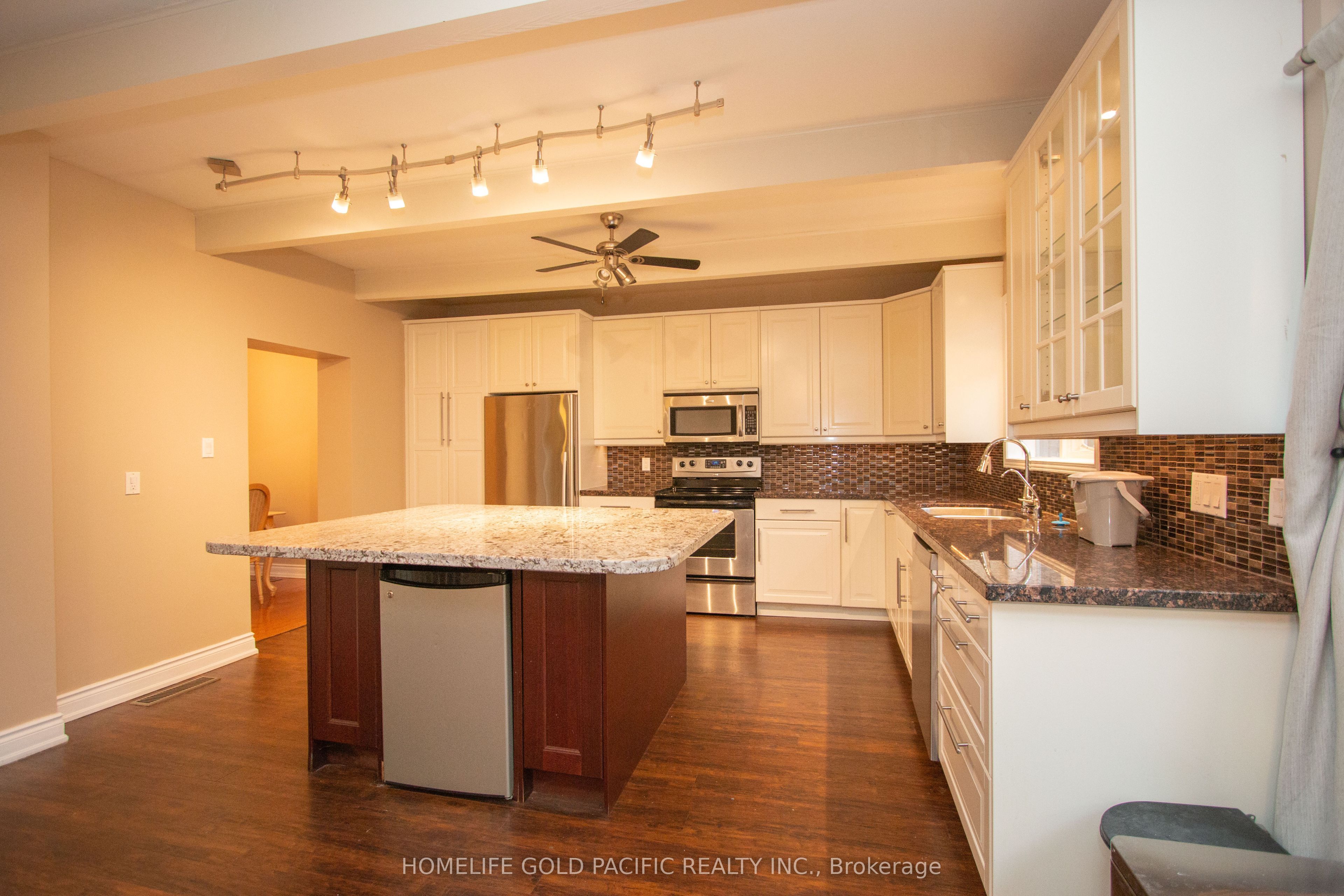 112 Anndale Drive Property Photo 10