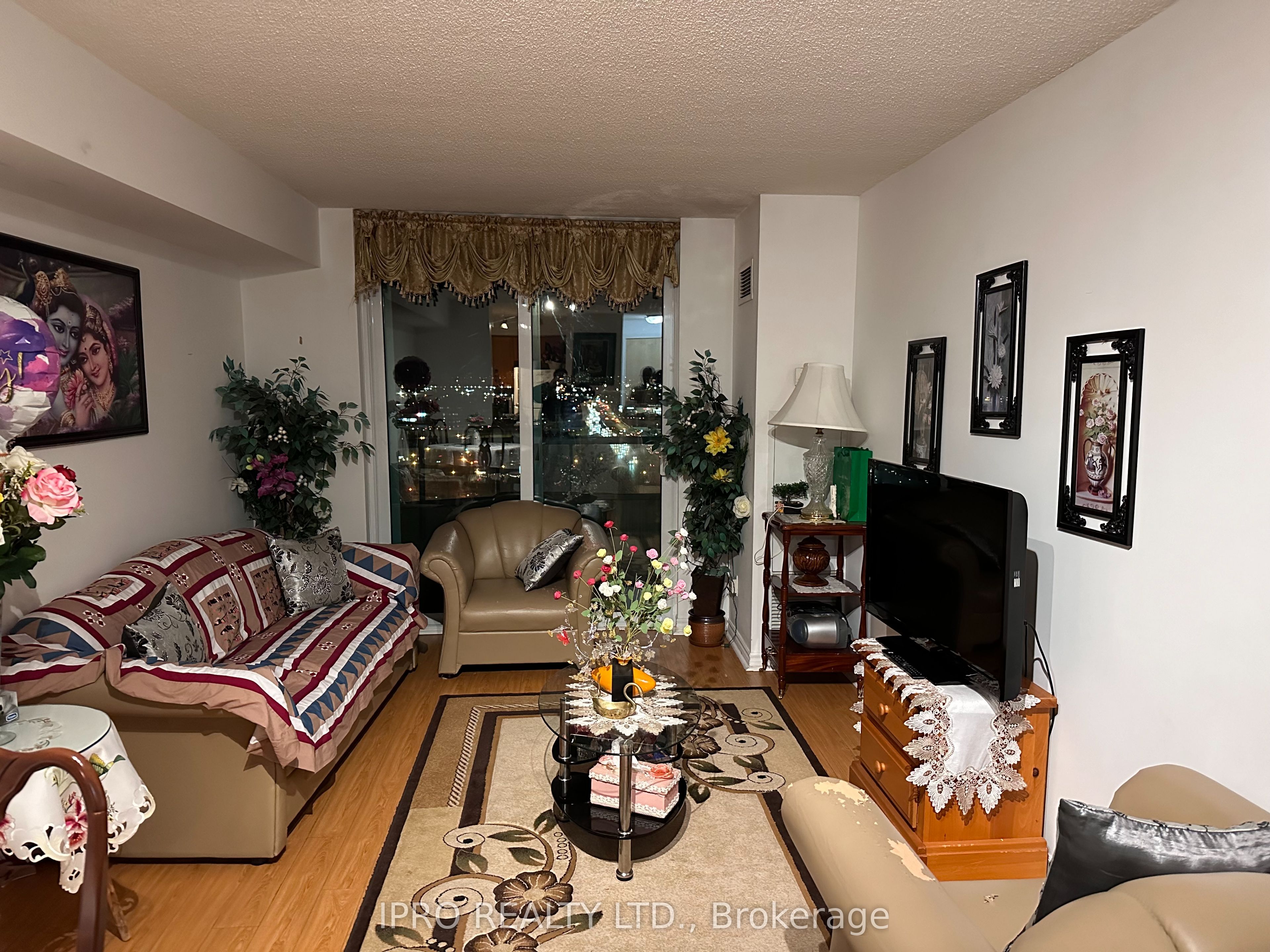 #1707 - 61 Town Centre Court Property Photo 4