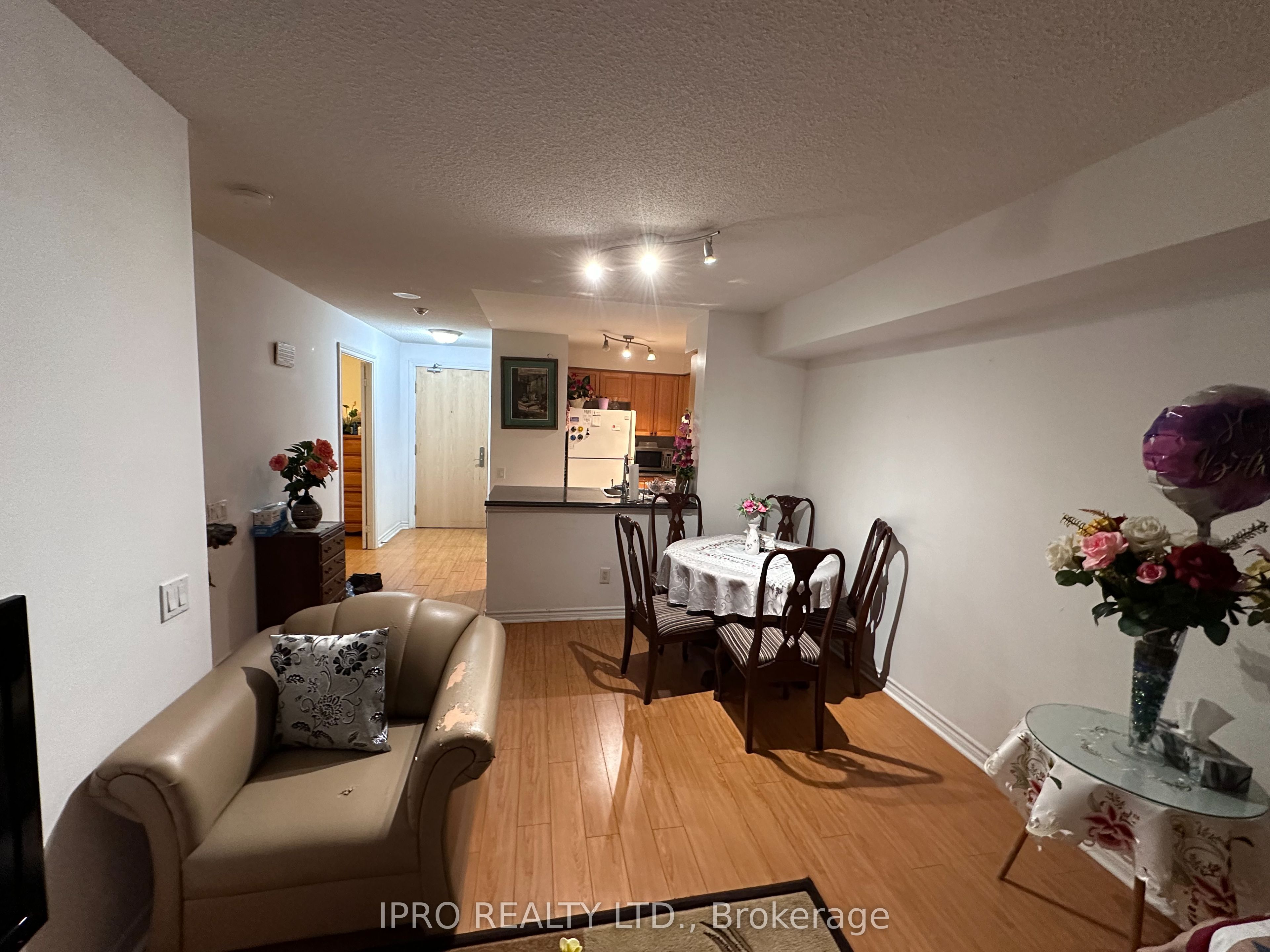 #1707 - 61 Town Centre Court Property Photo 6