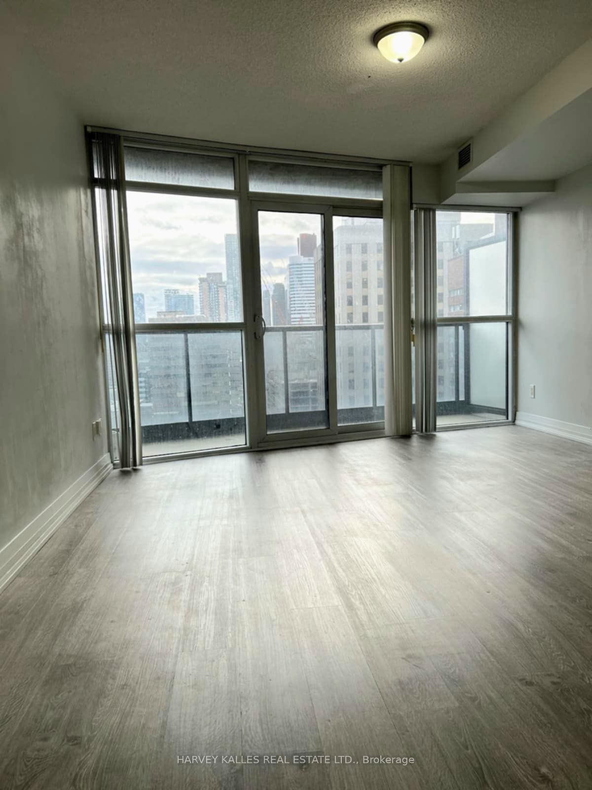 #1608 - 21 Carlton Street Property Photo 4