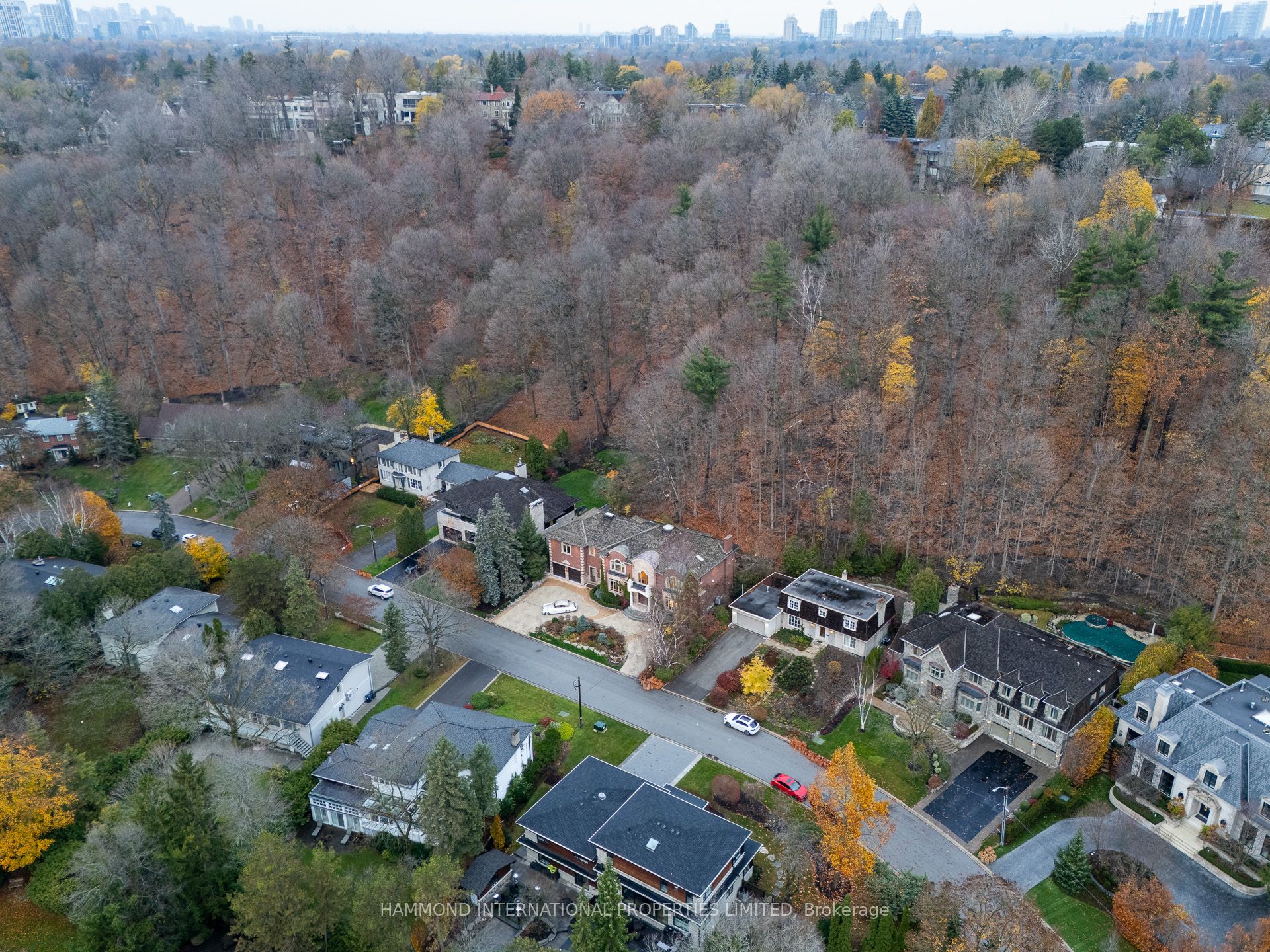 24 York Valley Crescent Property Photo 2
