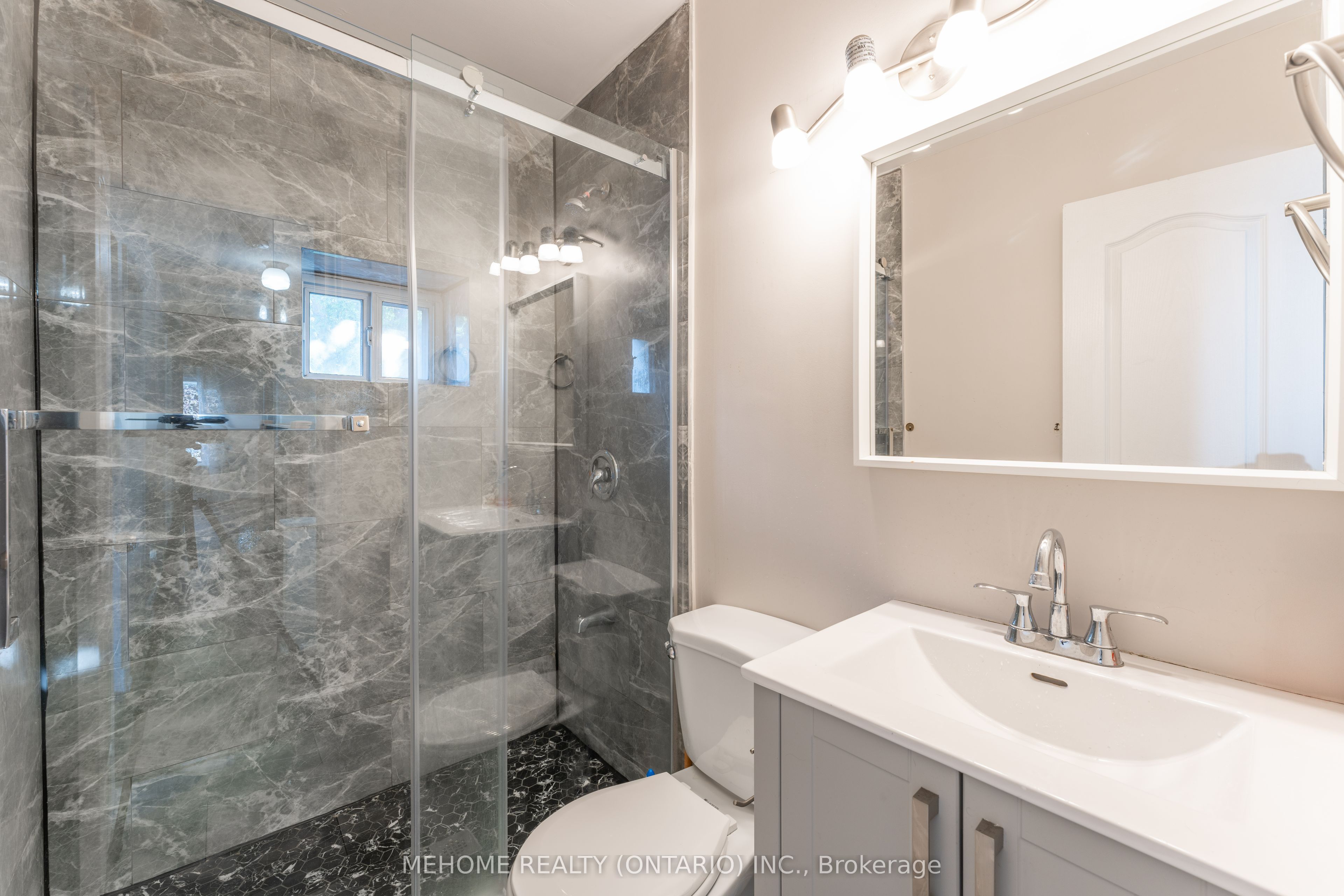 #2nd Fl - 190 Major Street Property Photo 5