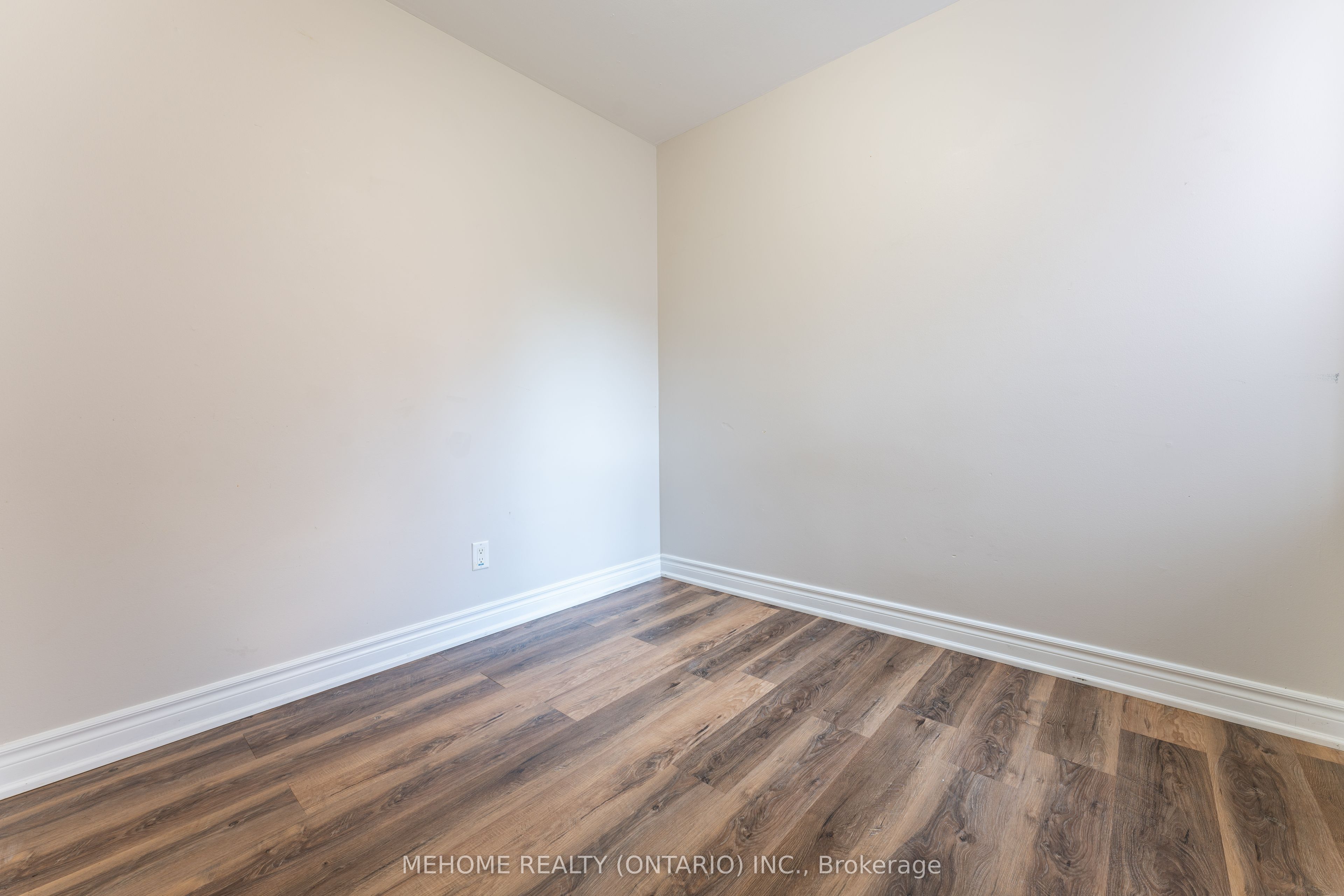 #2nd Fl - 190 Major Street Property Photo 7