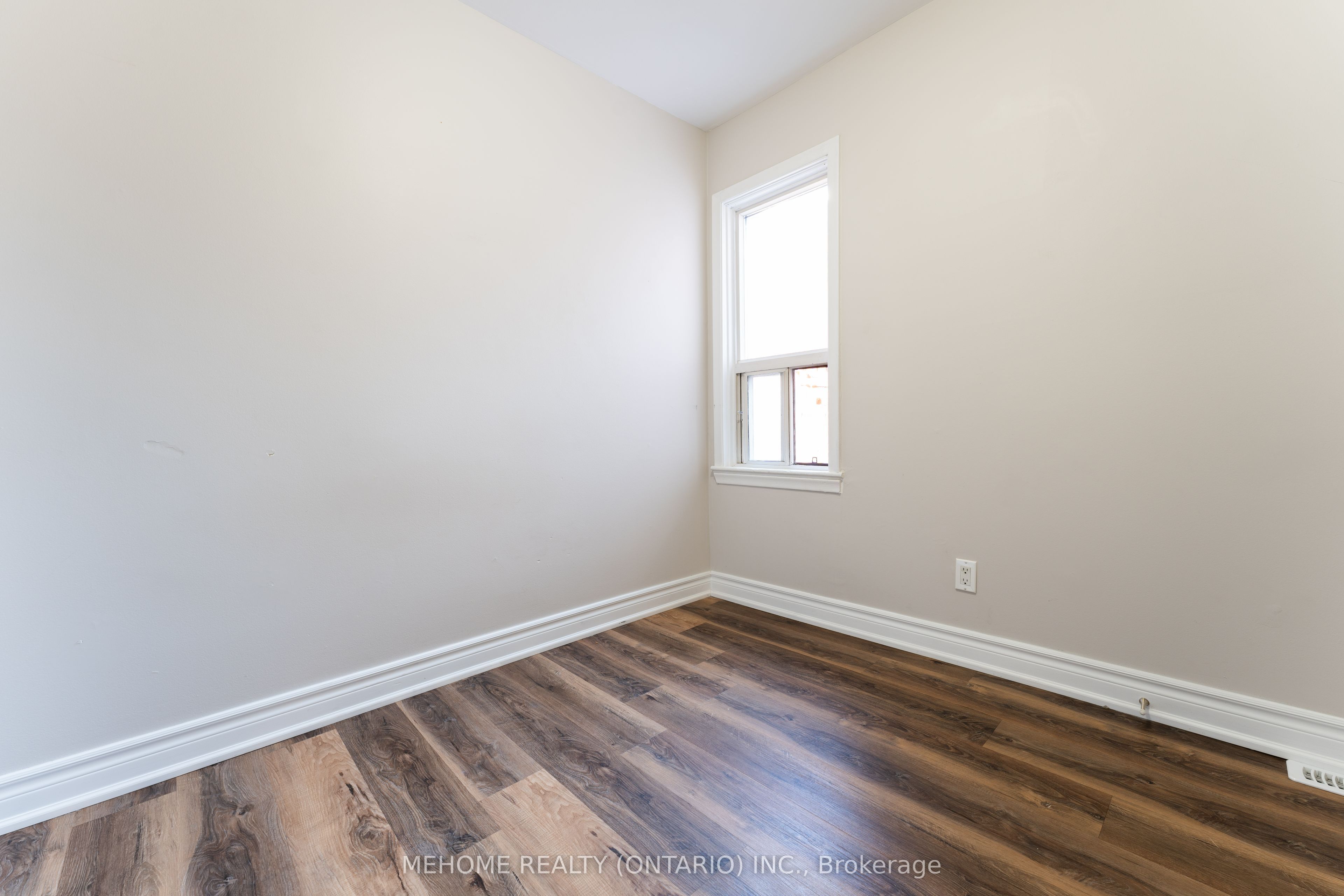#2nd Fl - 190 Major Street Property Photo 8