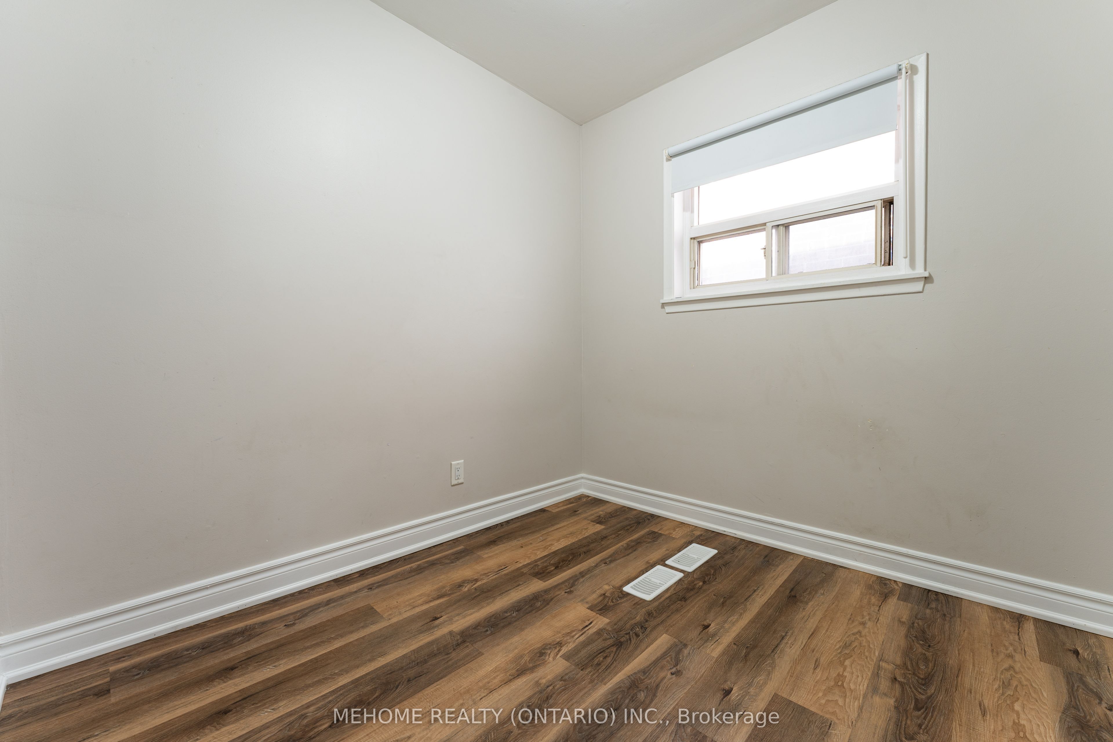 #2nd Fl - 190 Major Street Property Photo 10