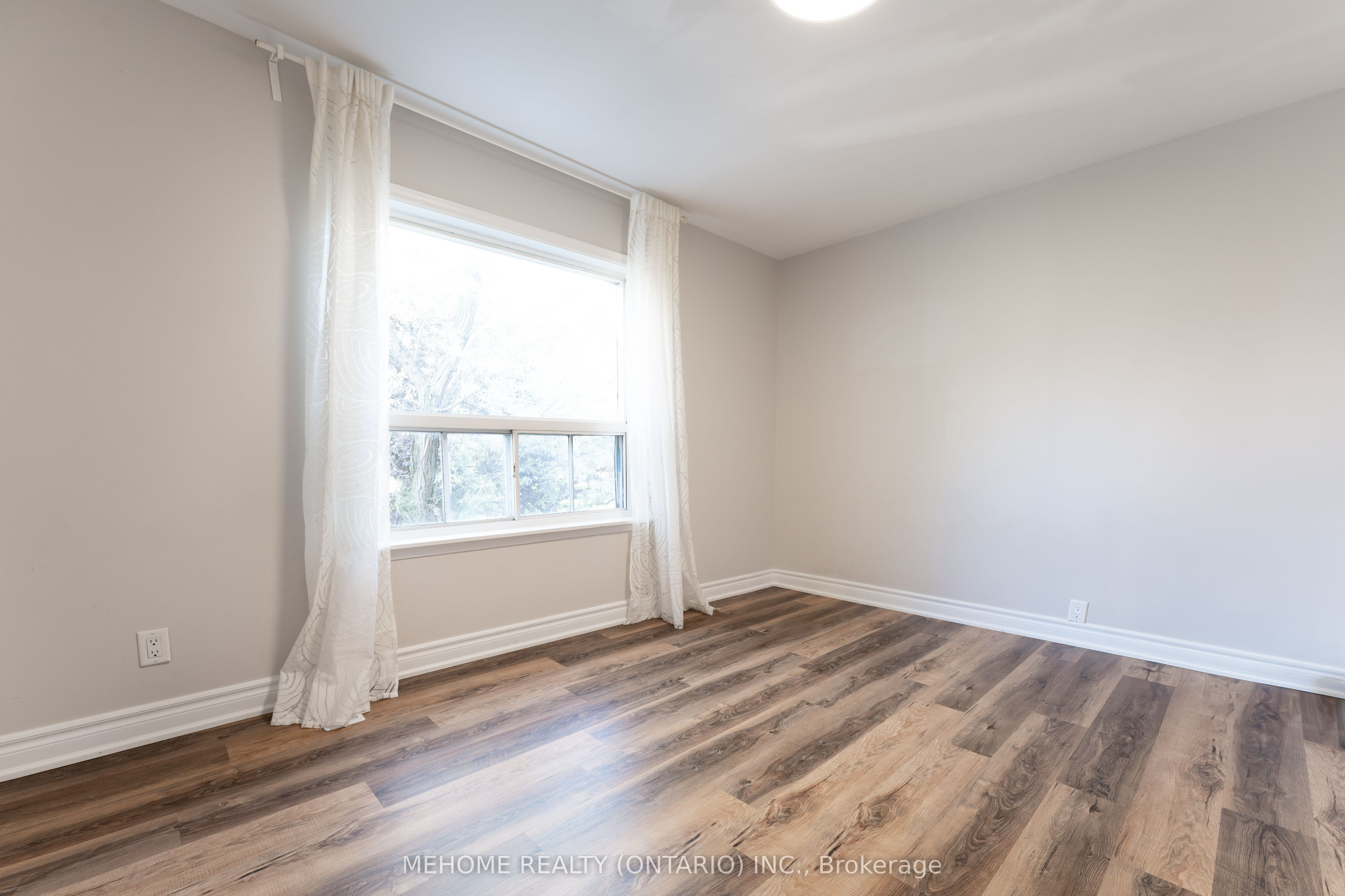 #2nd Fl - 190 Major Street Property Photo 12