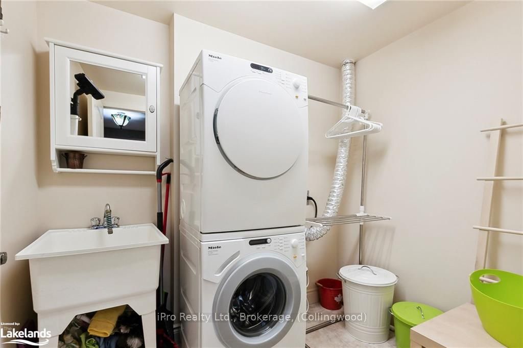 #502 - 20 Collier Street Property Photo 18