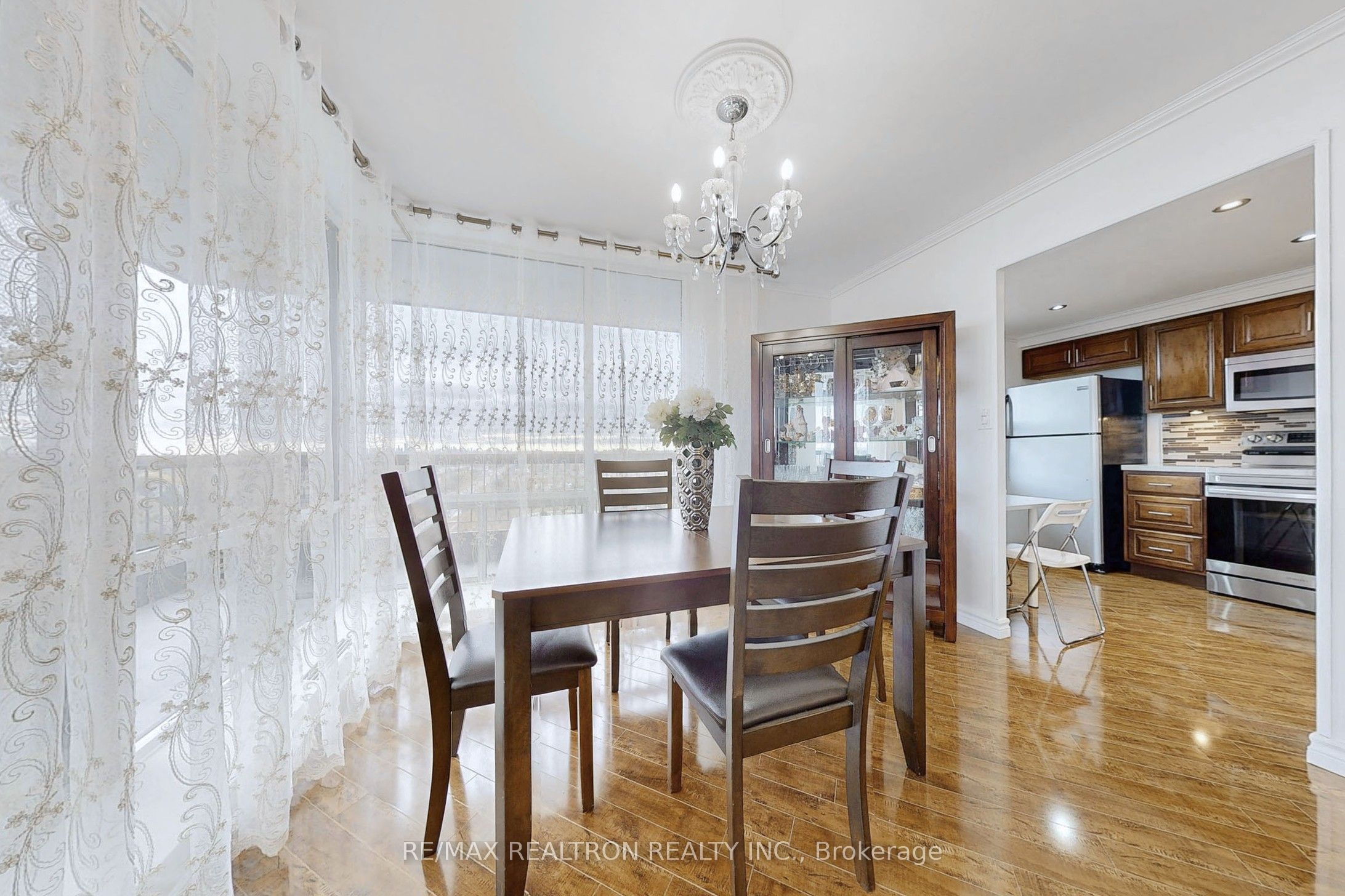 #1706 - 135 Antibes Drive Property Photo 10