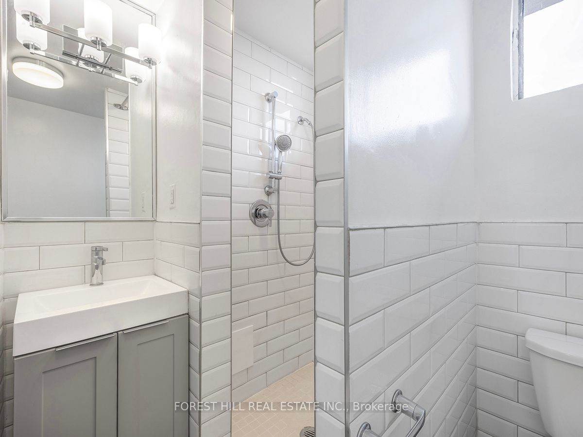 #ph B - 70 Spadina Road Property Photo 17