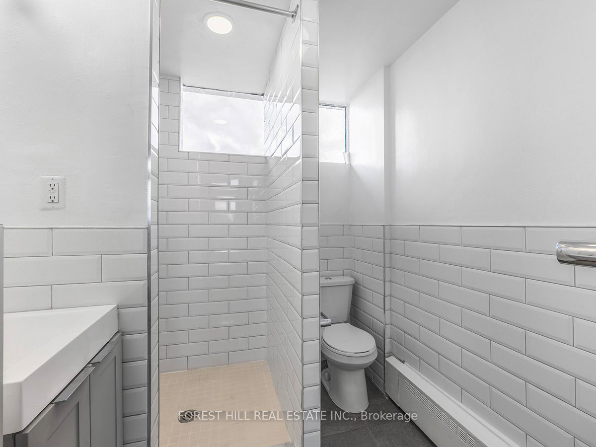 #ph B - 70 Spadina Road Property Photo 18