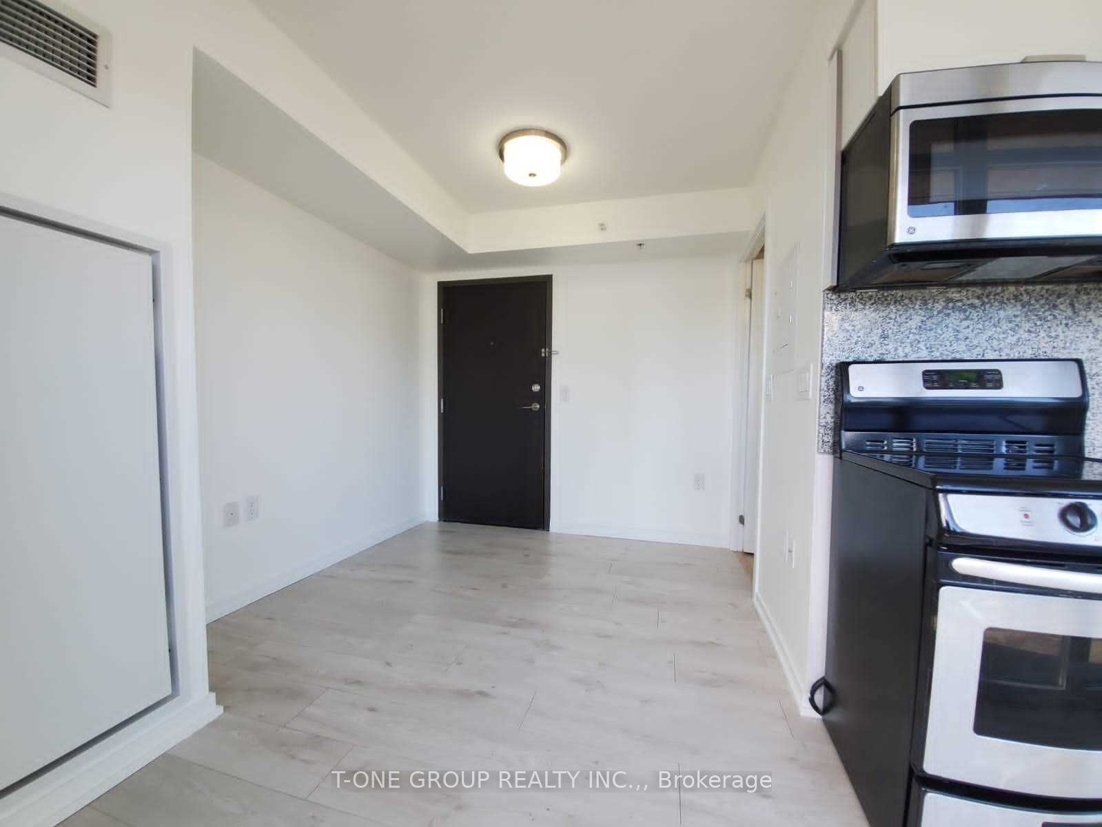 #526e - 36 Lisgar Street Property Photo 5