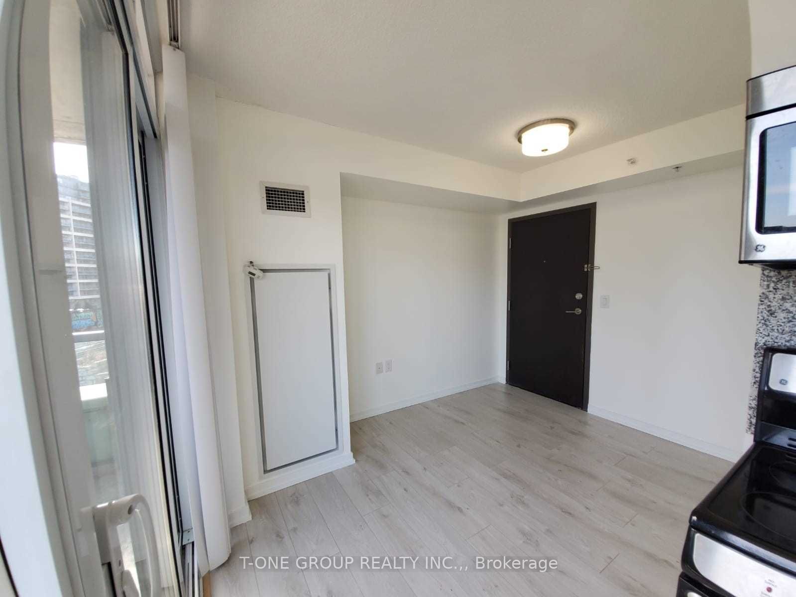 #526e - 36 Lisgar Street Property Photo 6