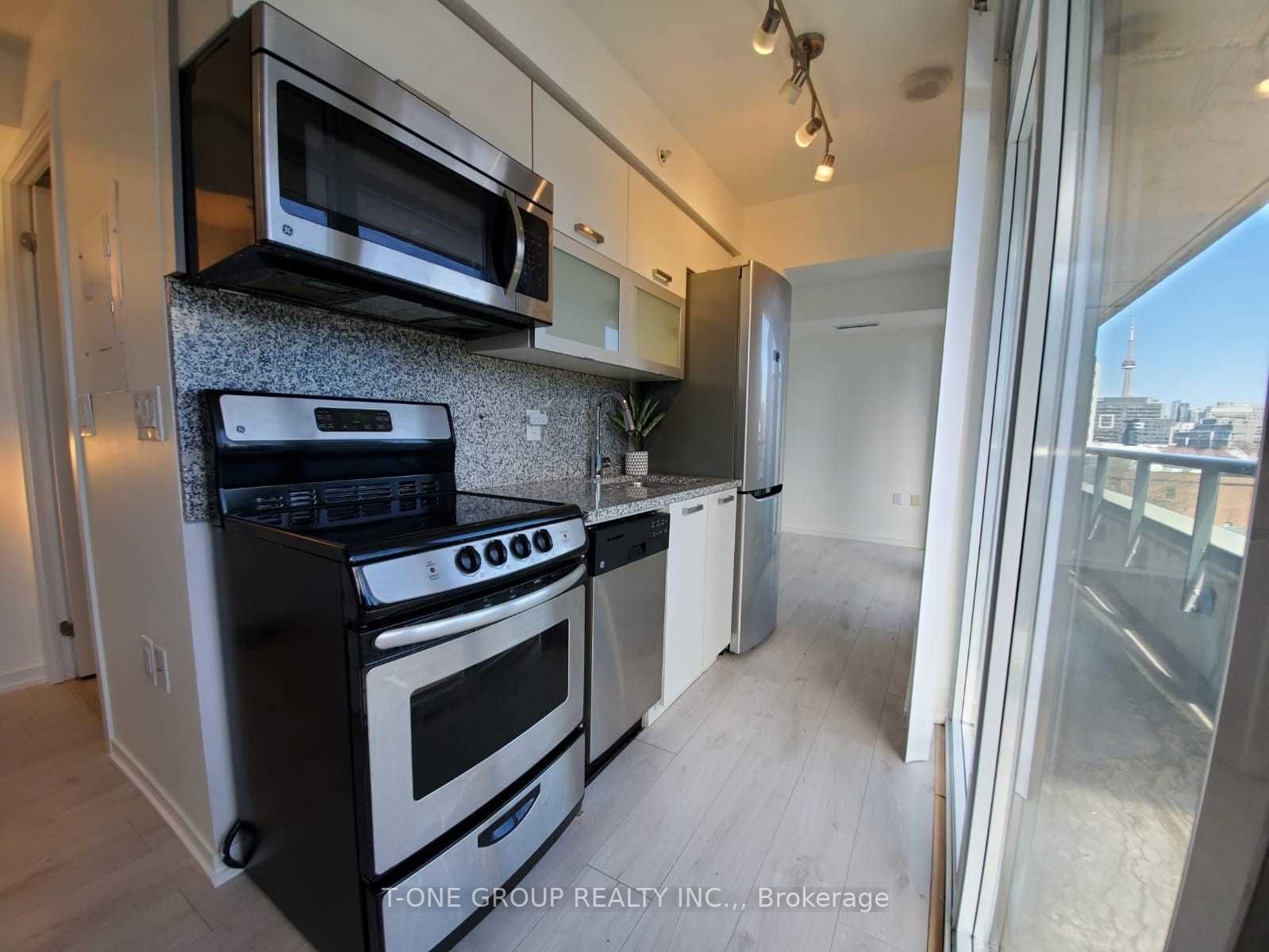 #526e - 36 Lisgar Street Property Photo 7
