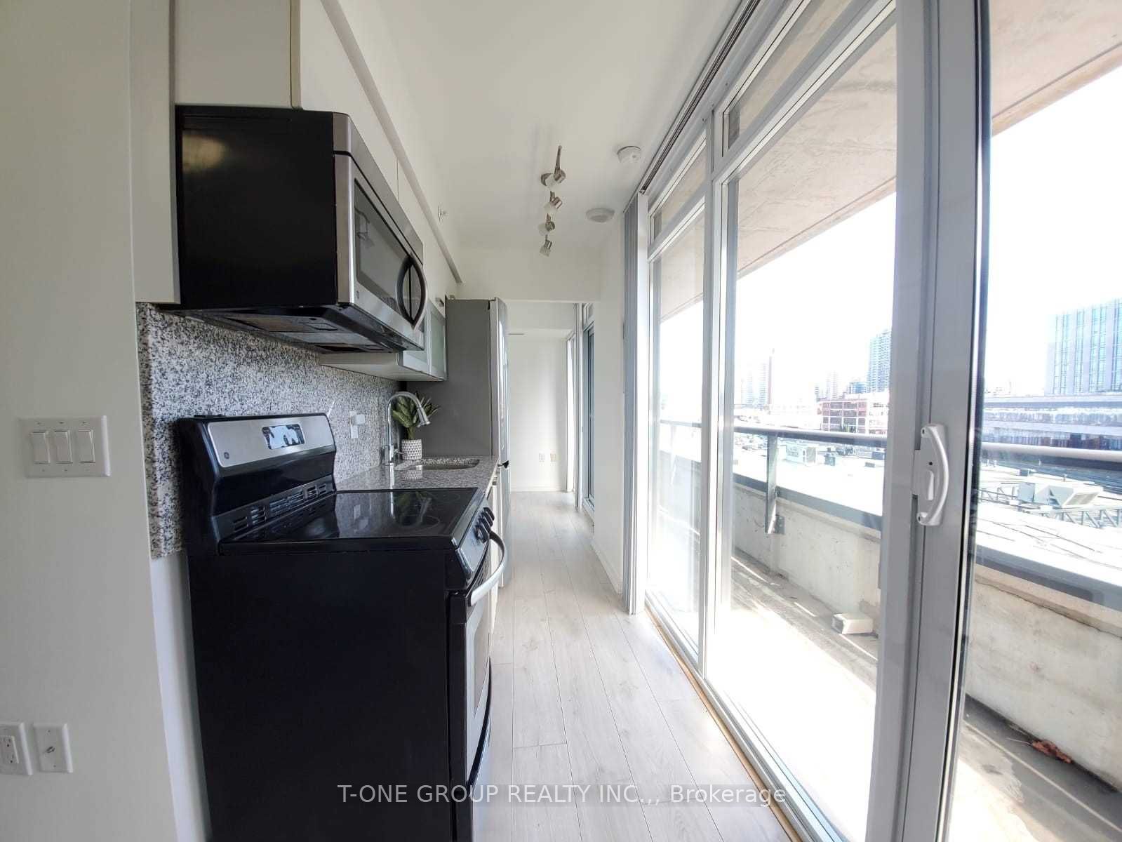 #526e - 36 Lisgar Street Property Photo 8