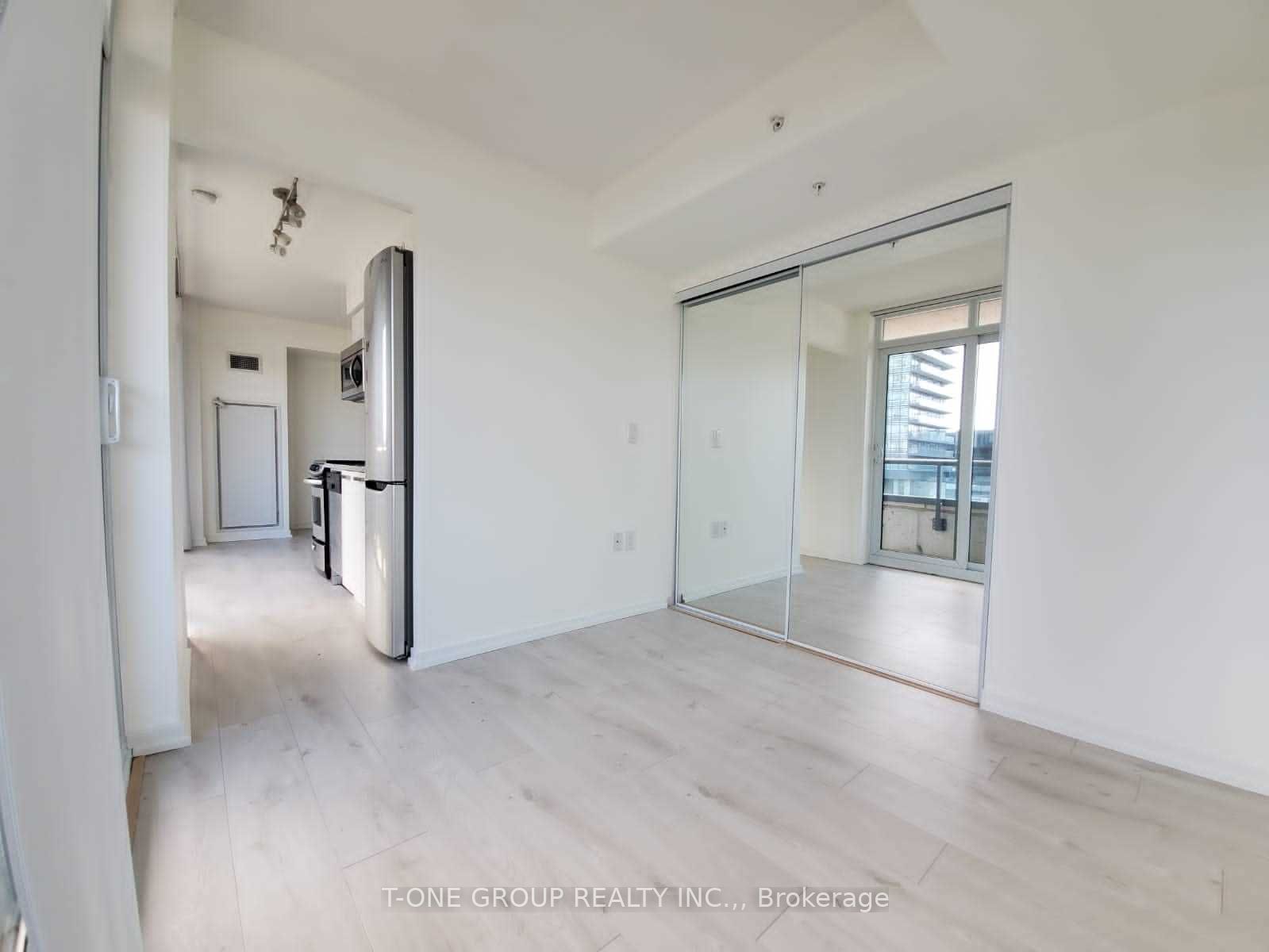 #526e - 36 Lisgar Street Property Photo 10