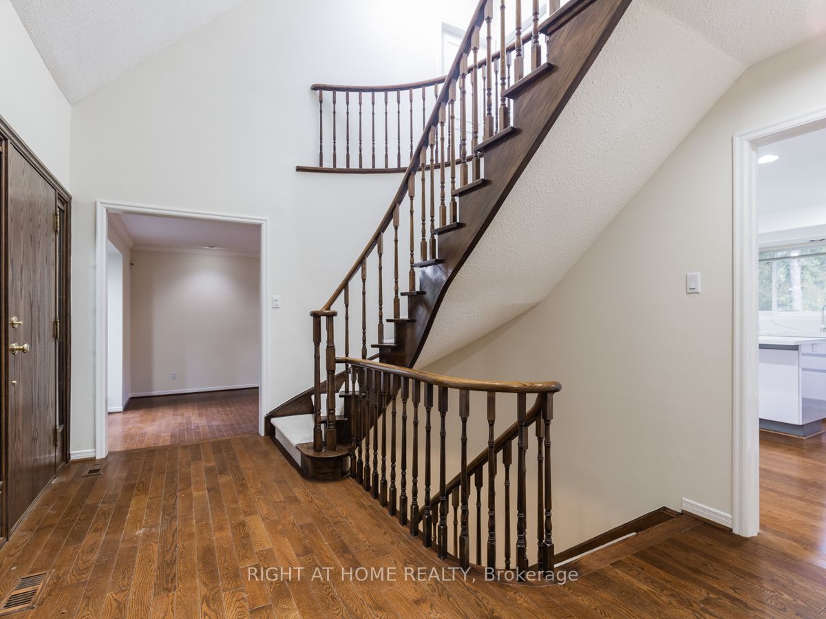 16 Fernside Court Property Photo 2