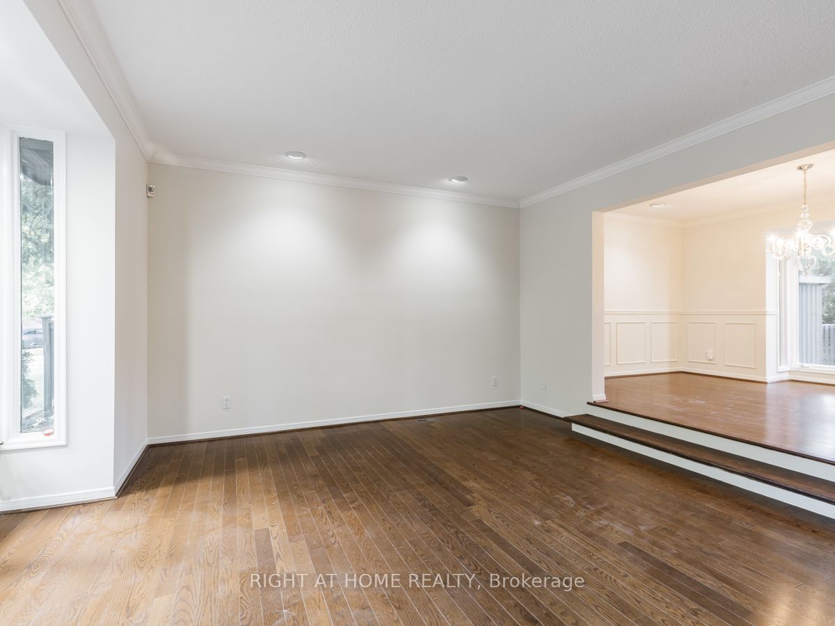 16 Fernside Court Property Photo 5