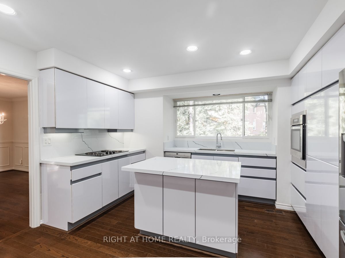 16 Fernside Court Property Photo 9