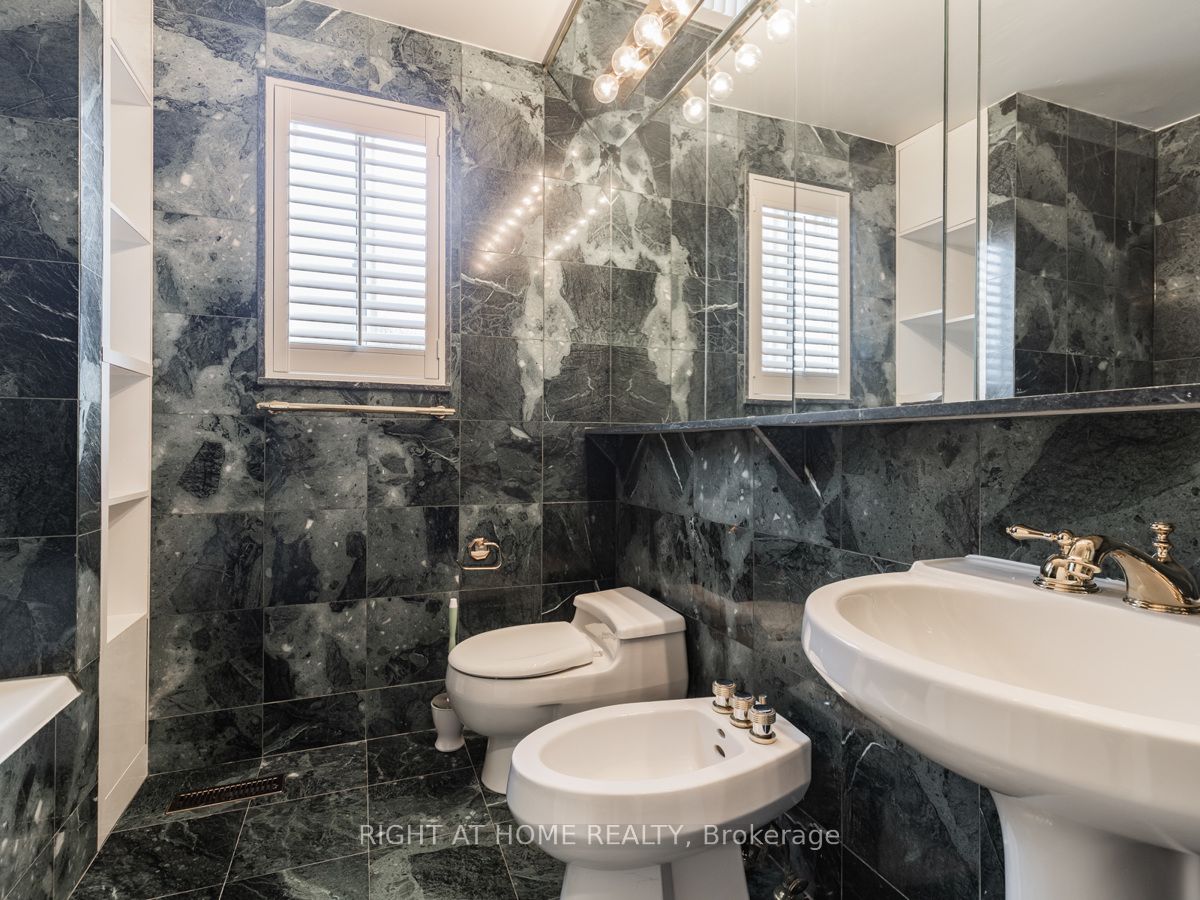 16 Fernside Court Property Photo 17