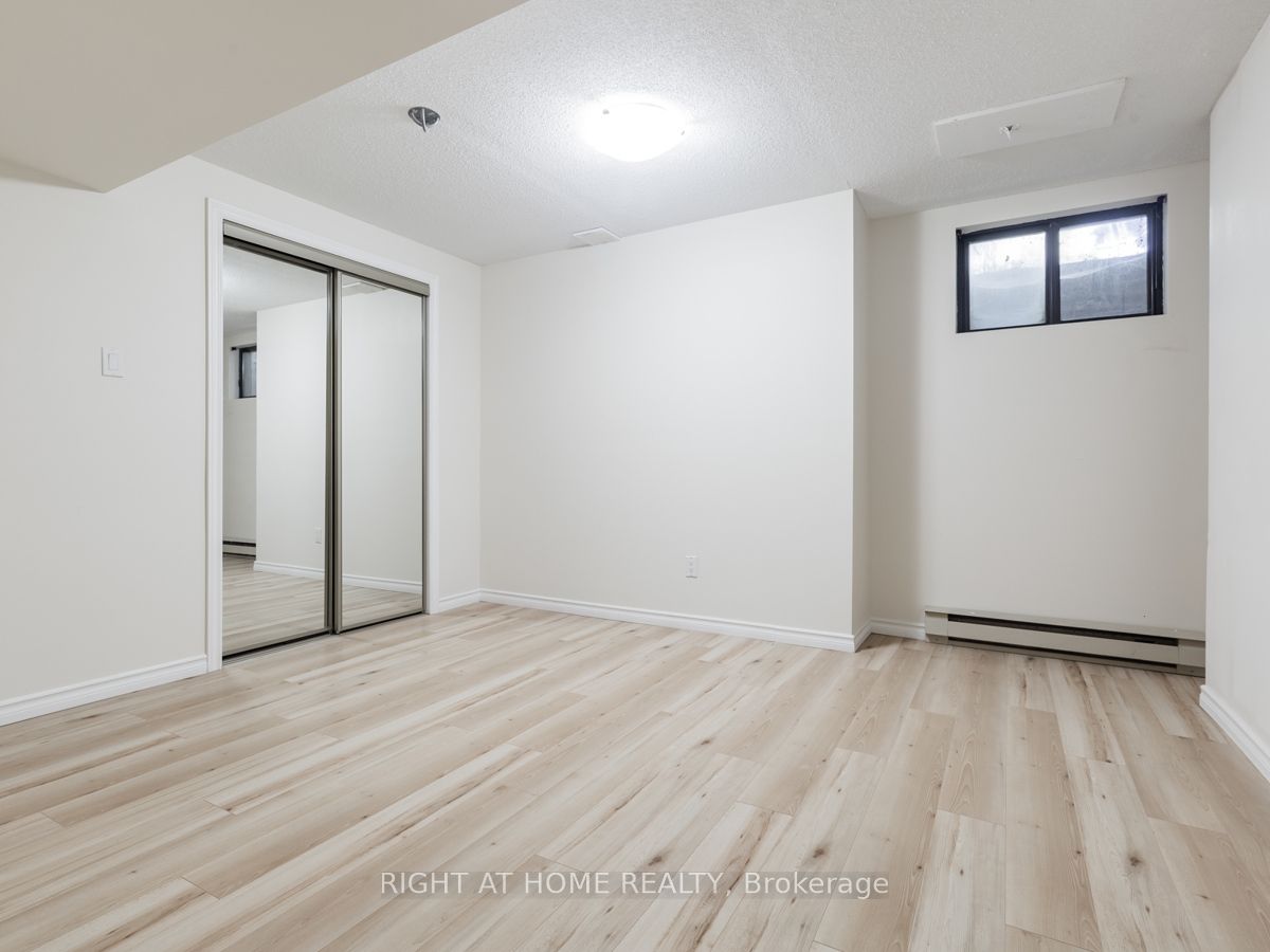 16 Fernside Court Property Photo 19