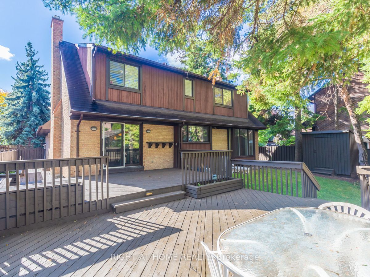 16 Fernside Court Property Photo 20