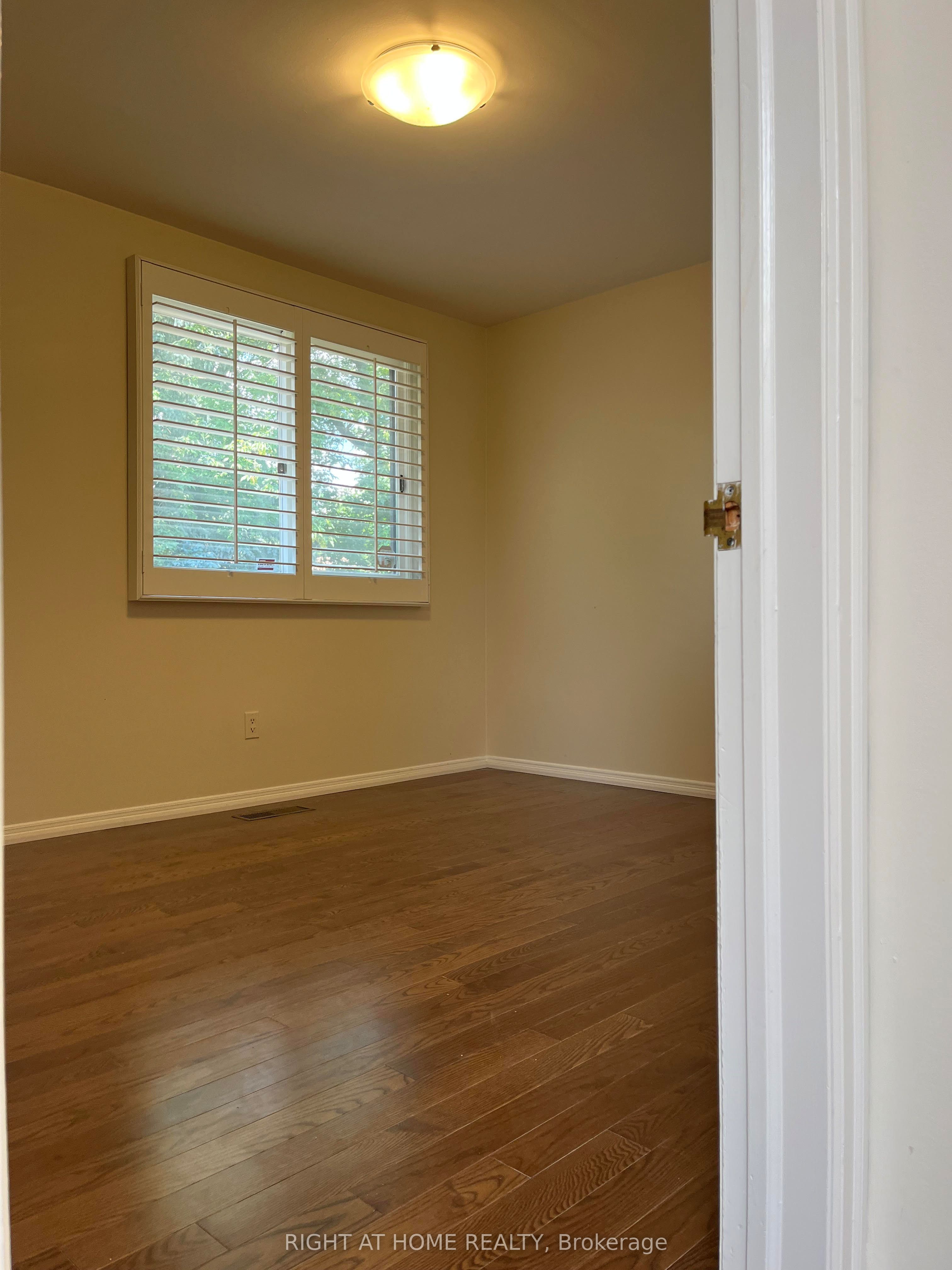 16 Fernside Court Property Photo 25