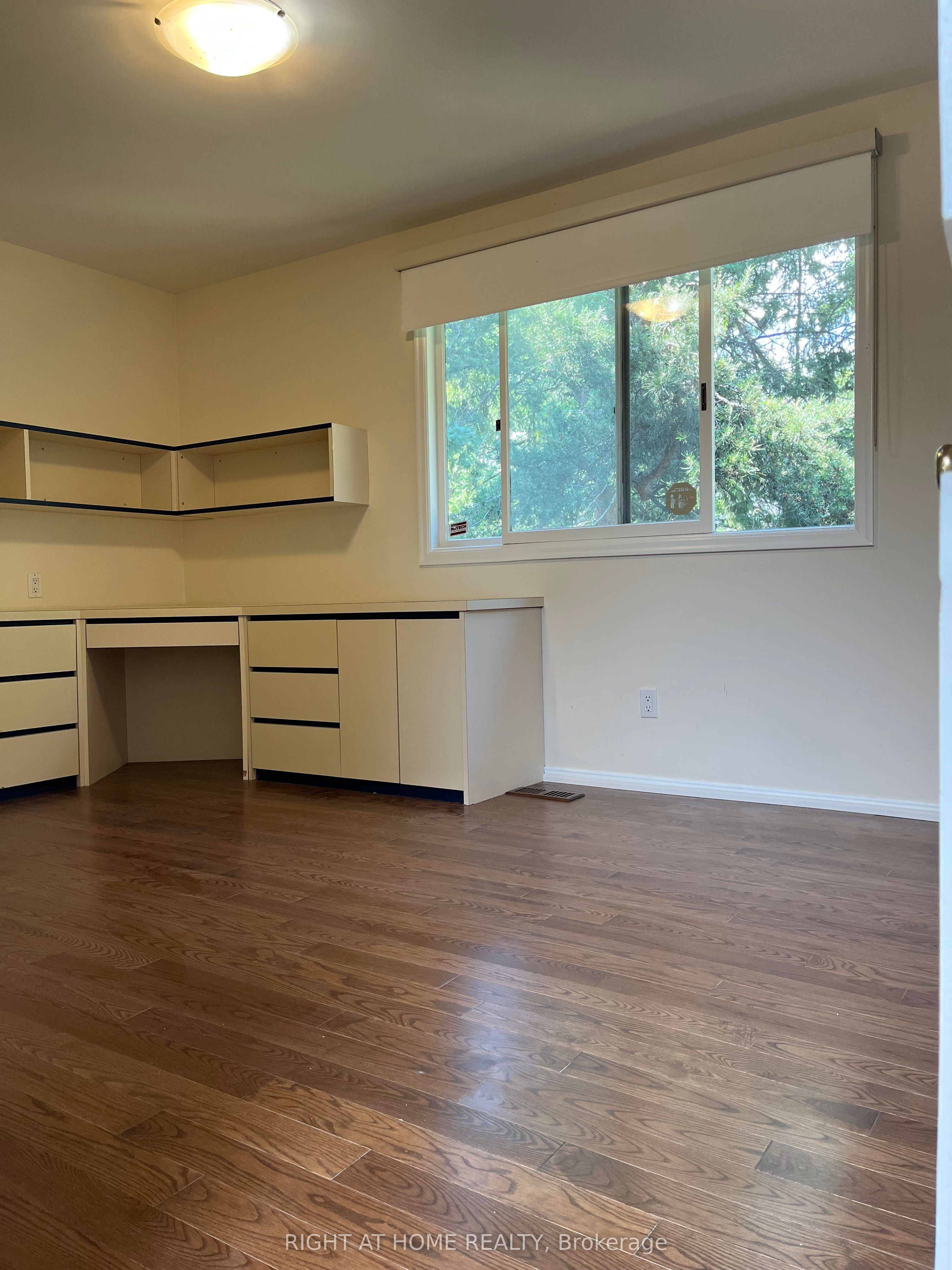 16 Fernside Court Property Photo 26