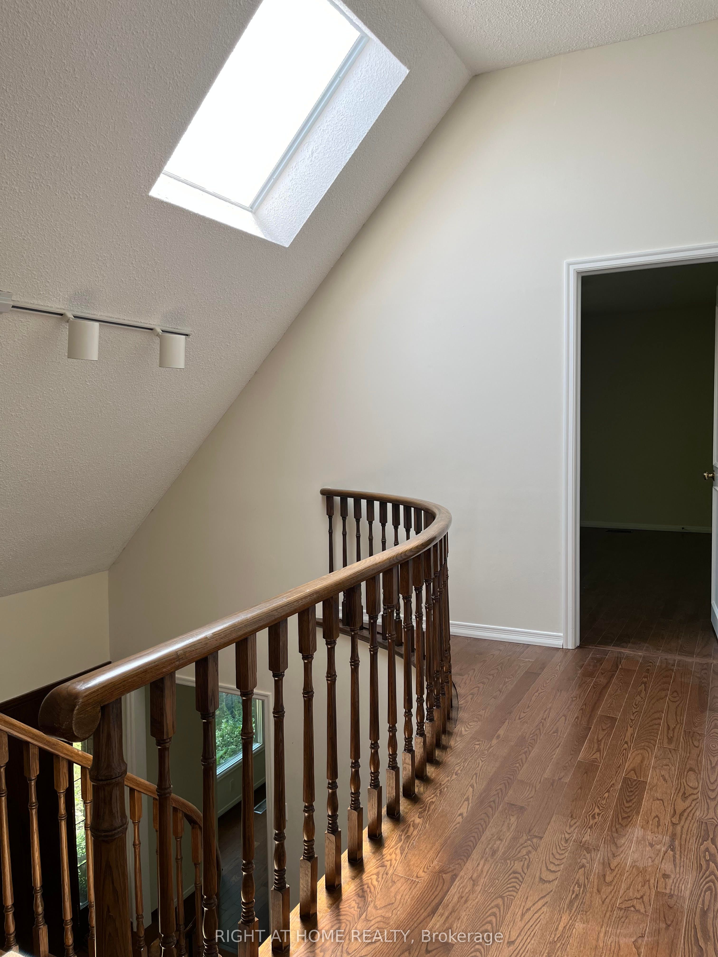 16 Fernside Court Property Photo 31
