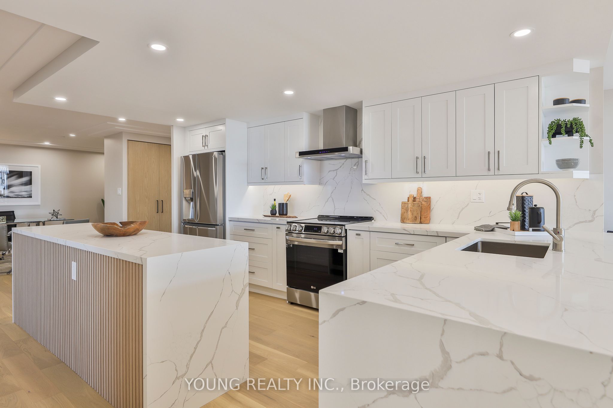 #2908 - 1555 Finch Avenue Property Photo 3