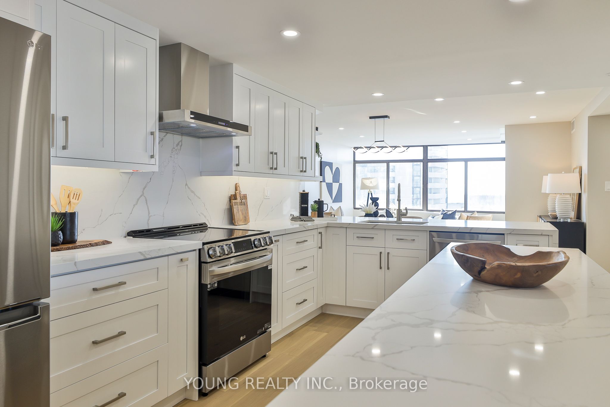 #2908 - 1555 Finch Avenue Property Photo 5