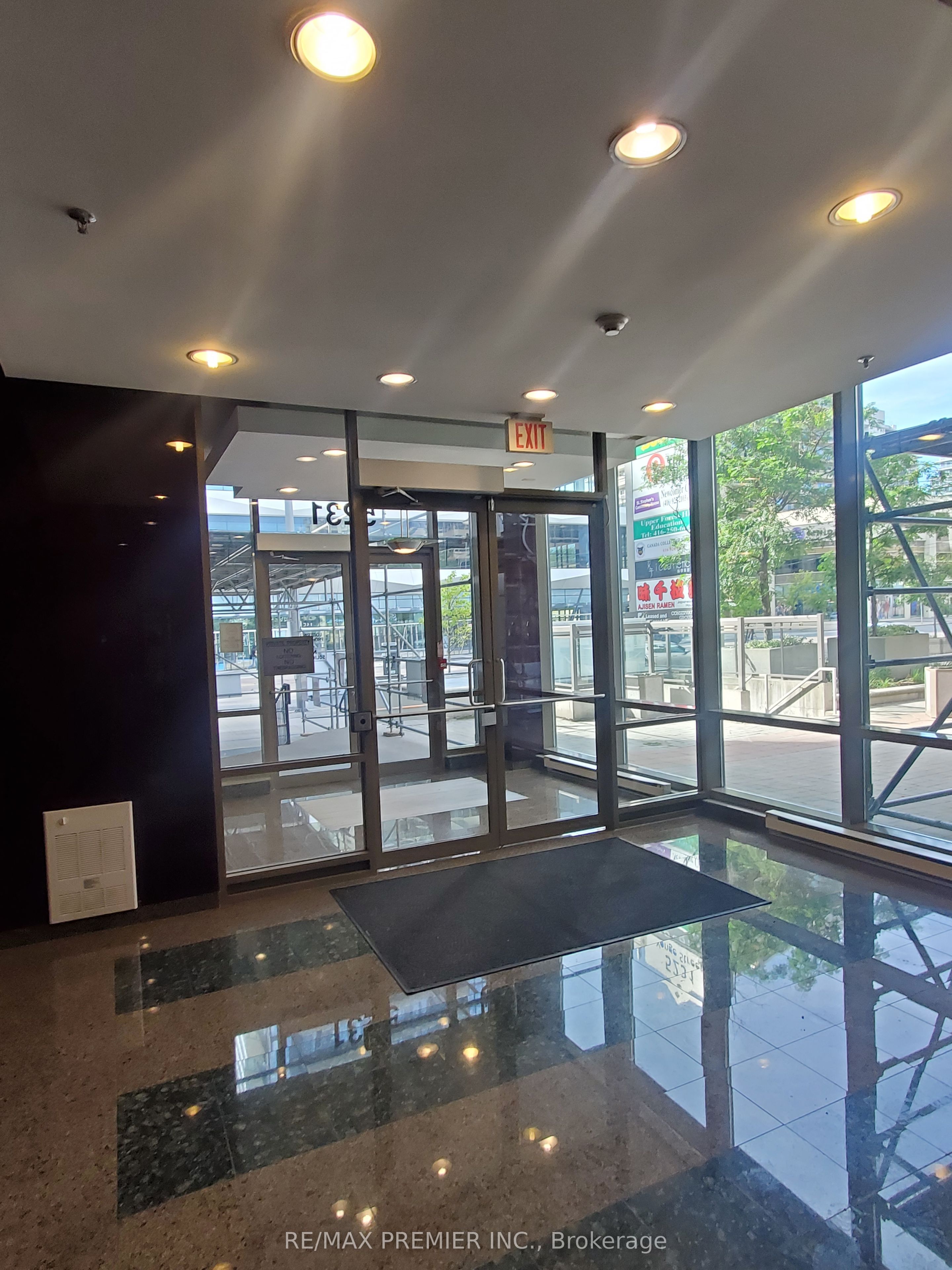 #203 - 5231 Yonge Street Property Photo 4