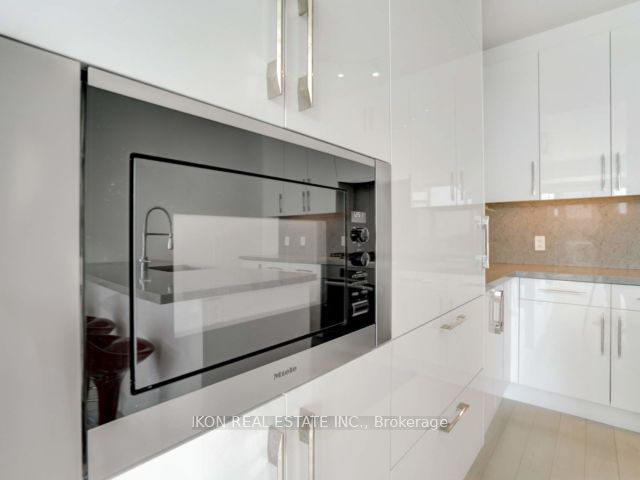 #302 - 29 Queens Quay Property Photo 13