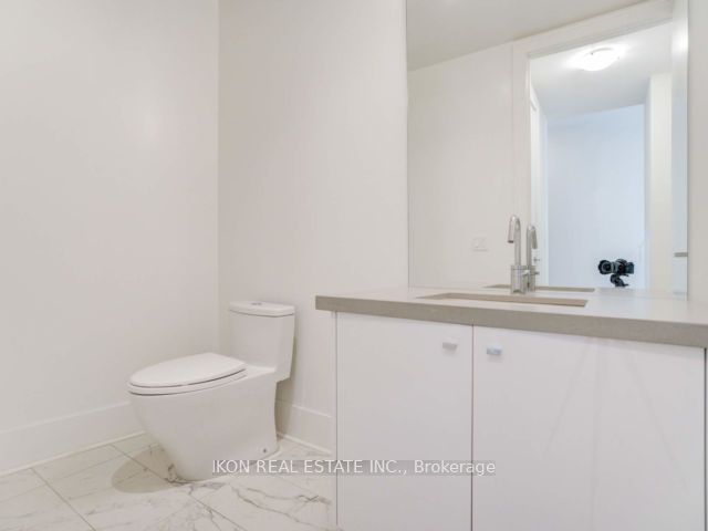 #302 - 29 Queens Quay Property Photo 15