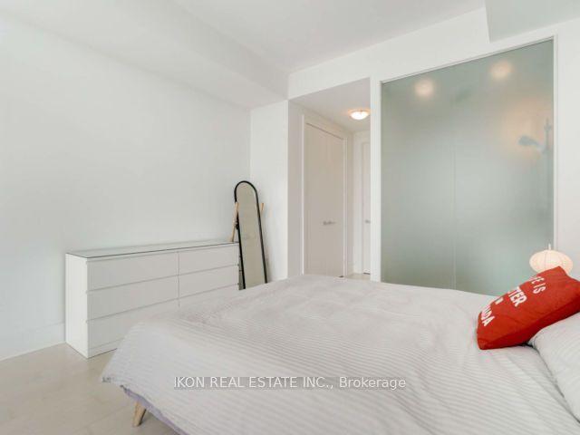 #302 - 29 Queens Quay Property Photo 17