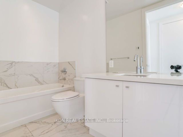 #302 - 29 Queens Quay Property Photo 19
