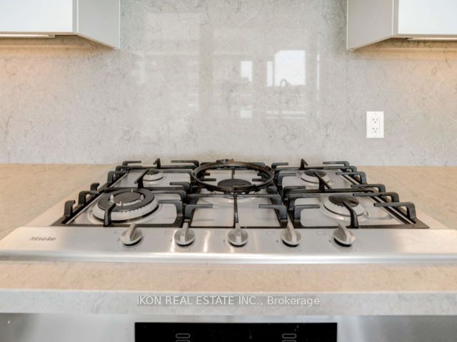 #302 - 29 Queens Quay Property Photo 20