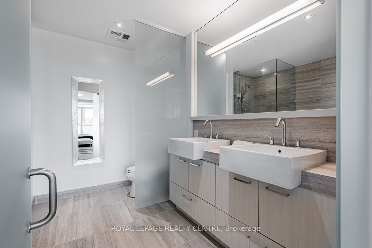 #611 - 170 Avenue Road Property Photo 21