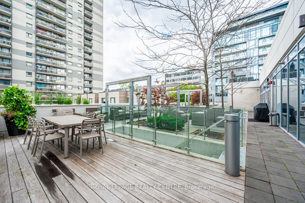 #611 - 170 Avenue Road Property Photo 32