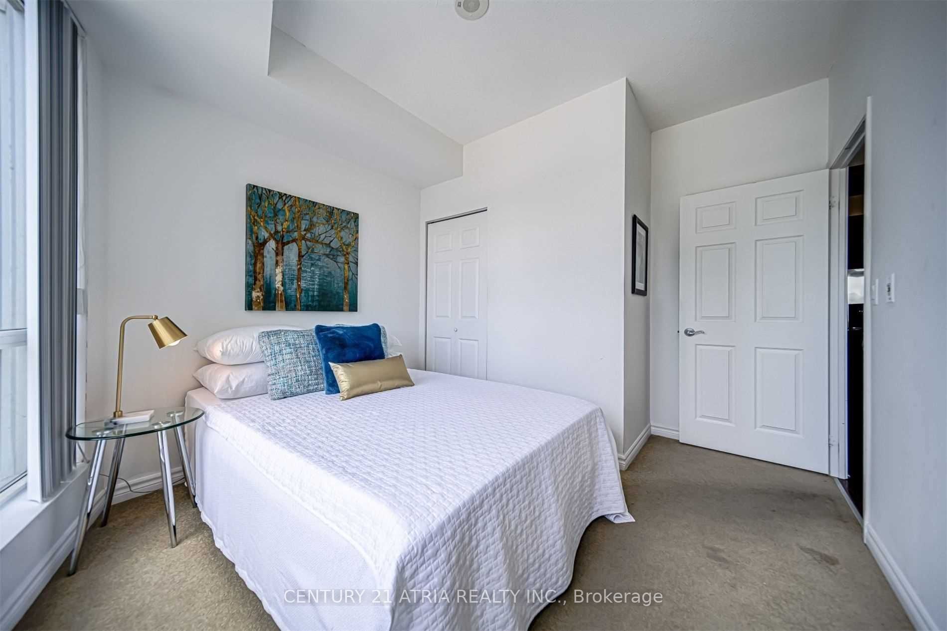 #1109 - 18 Holmes Avenue Property Photo 13
