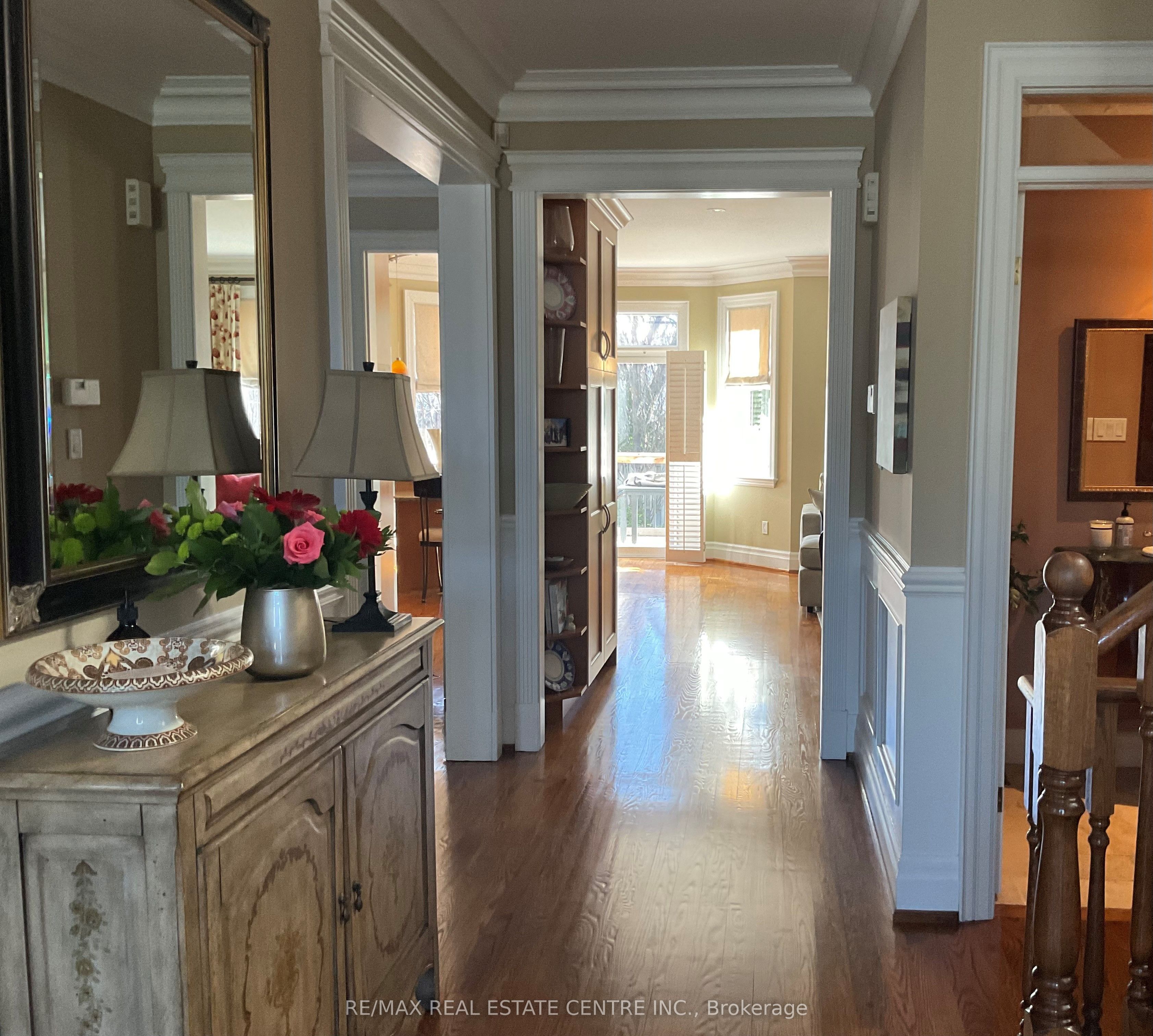 539 Douglas Avenue Property Photo 4