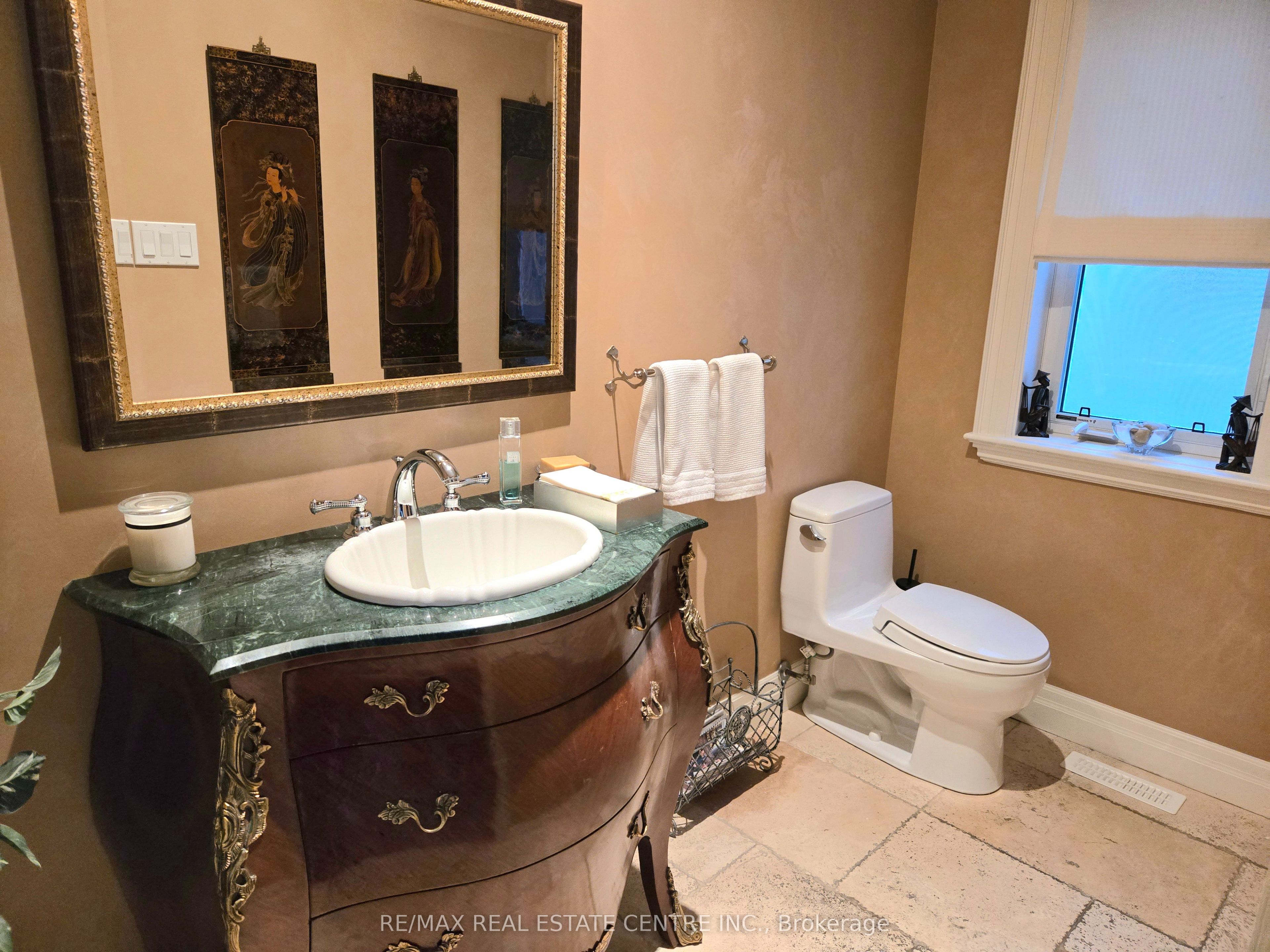 539 Douglas Avenue Property Photo 5