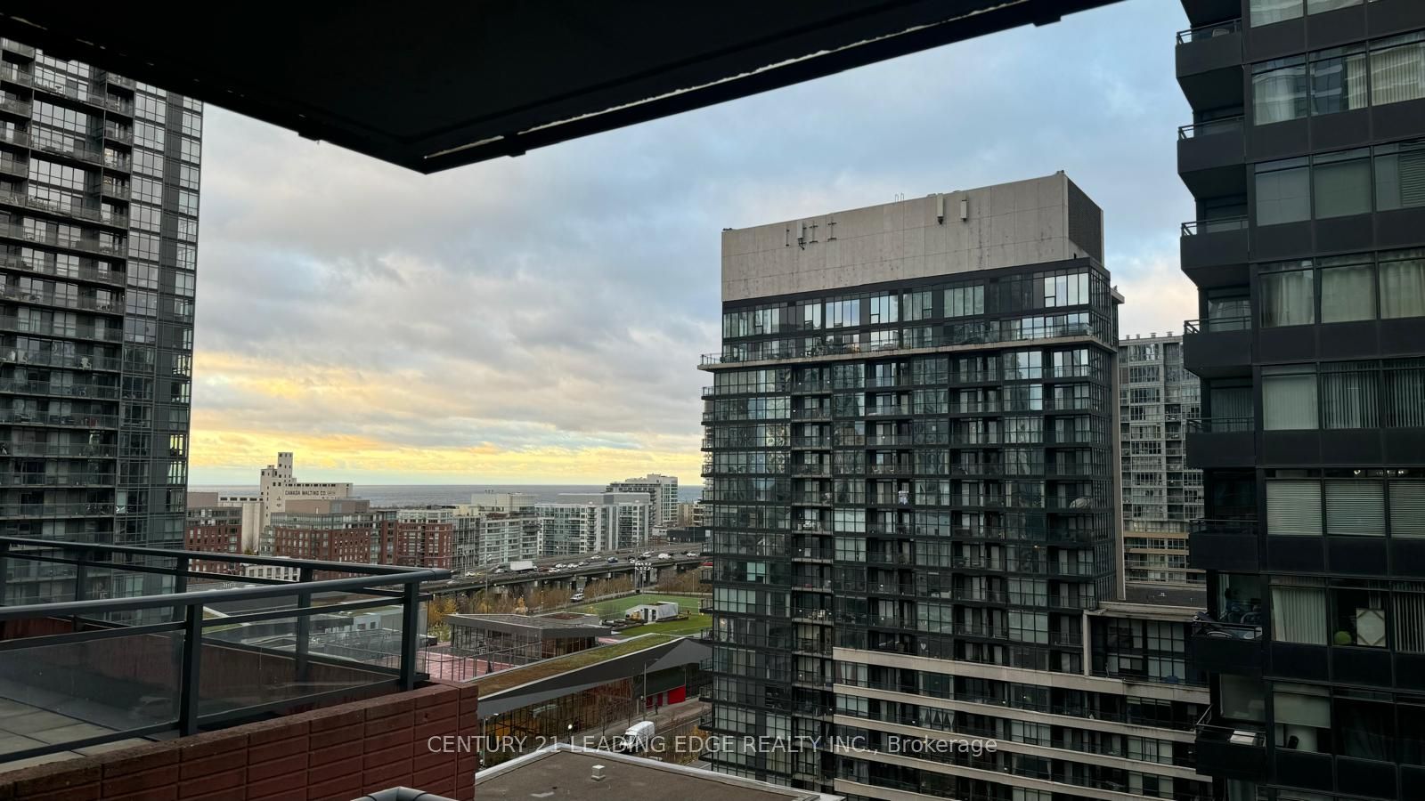 #1523 - 4k Spadina Avenue Property Photo 5