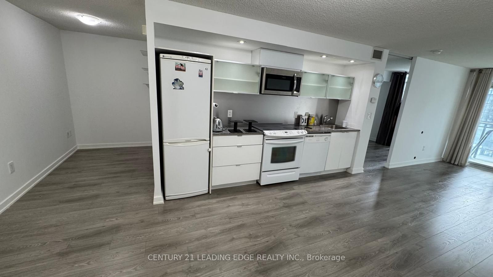 #1523 - 4k Spadina Avenue Property Photo 7